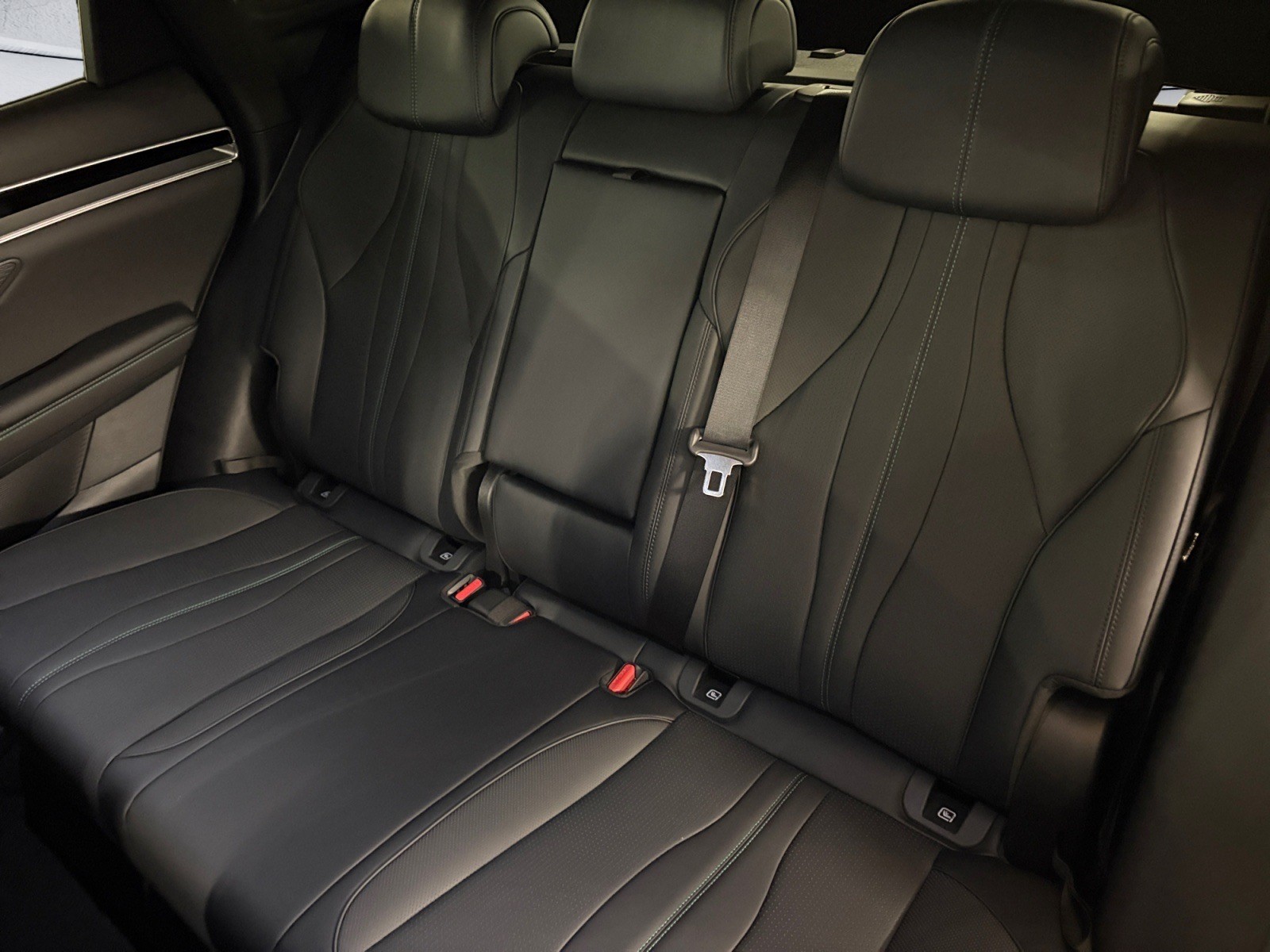 BYD Seal U DM-i Design AWD/ #1 Elite Dealer – AutoScout24 Award 2025 Winner-image-14