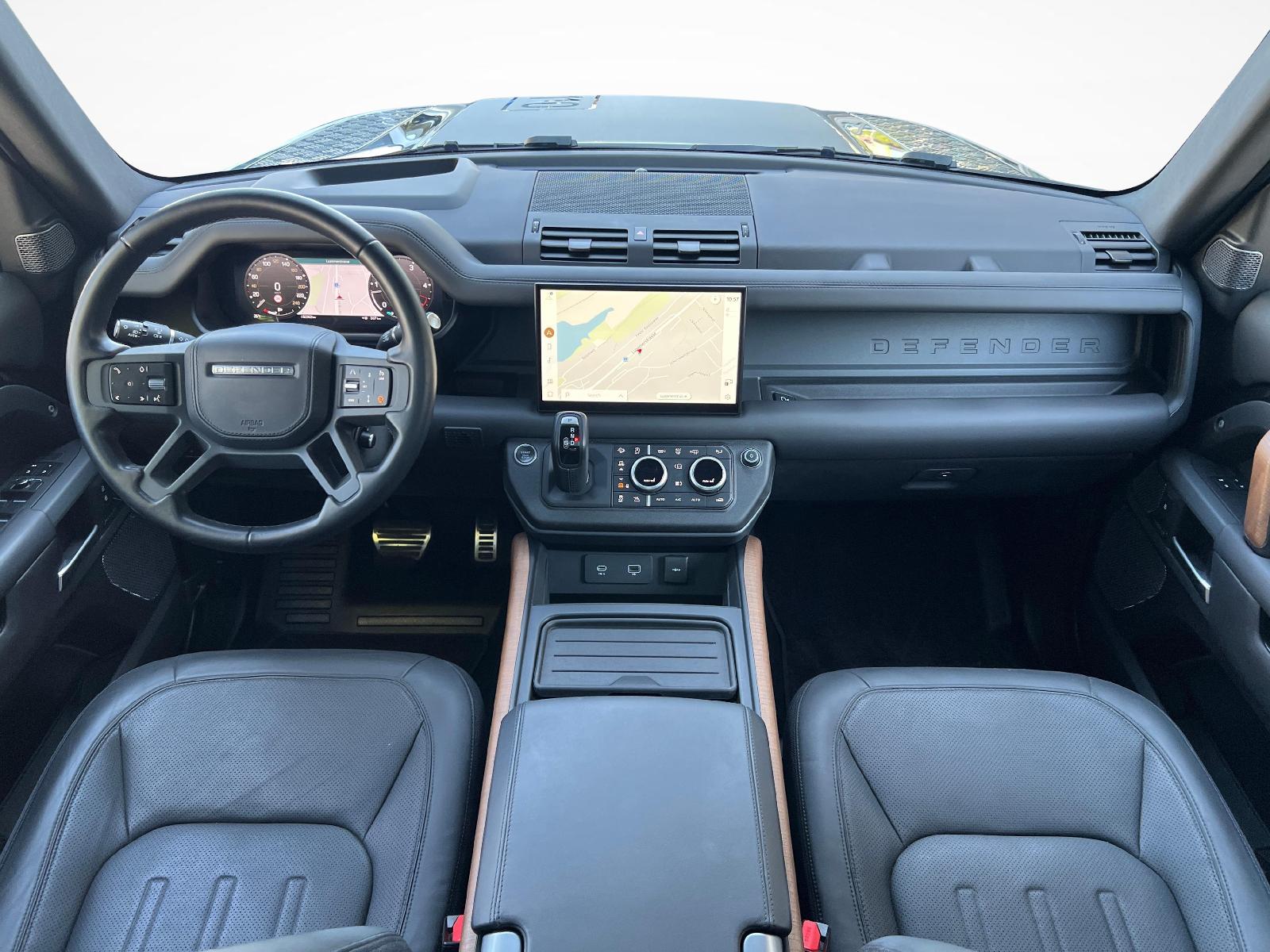 LAND ROVER Defender 110 3.0 D I6 300 X-image-8