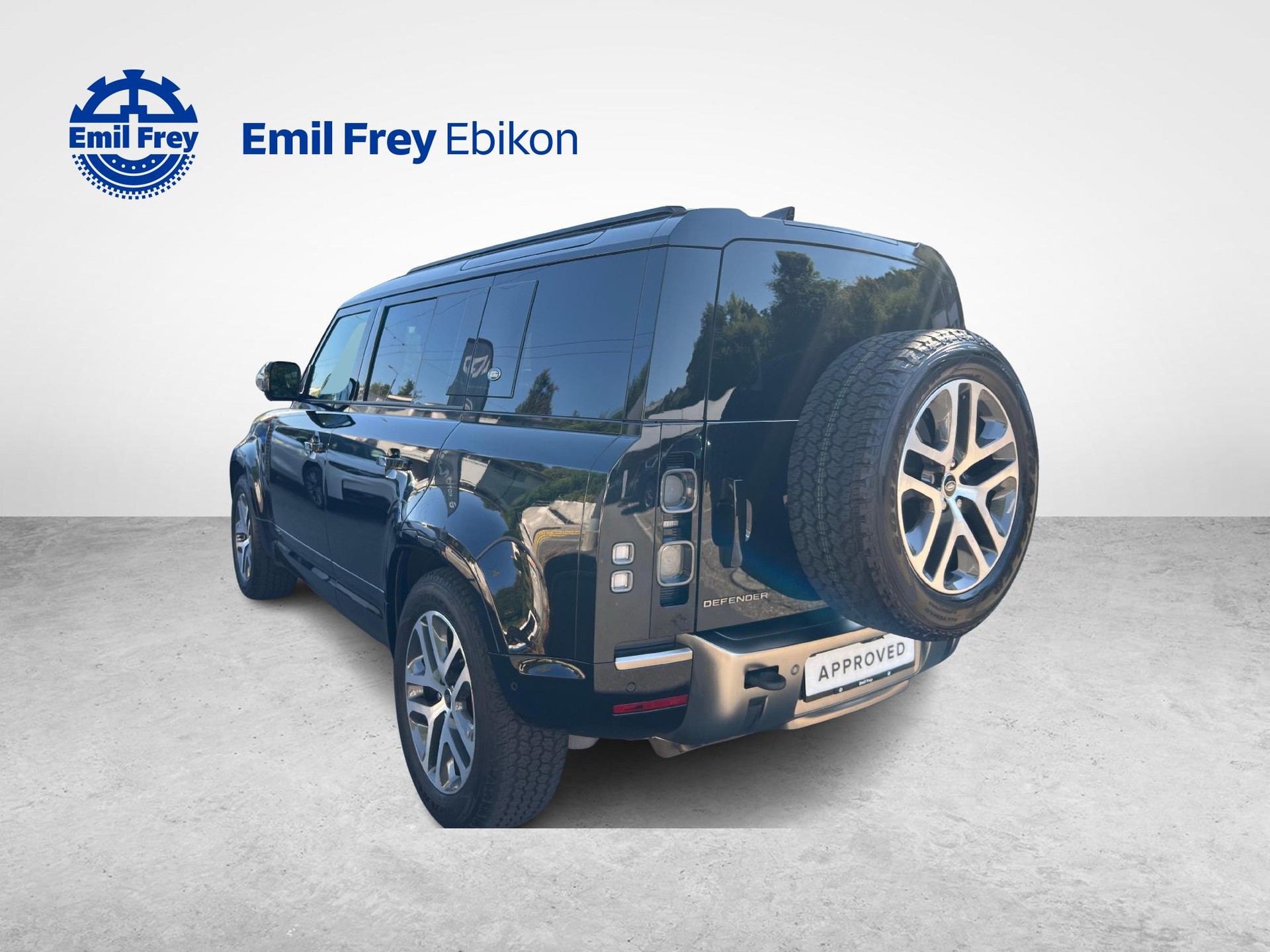 LAND ROVER Defender 110 3.0 D I6 300 X-showroom-element-2
