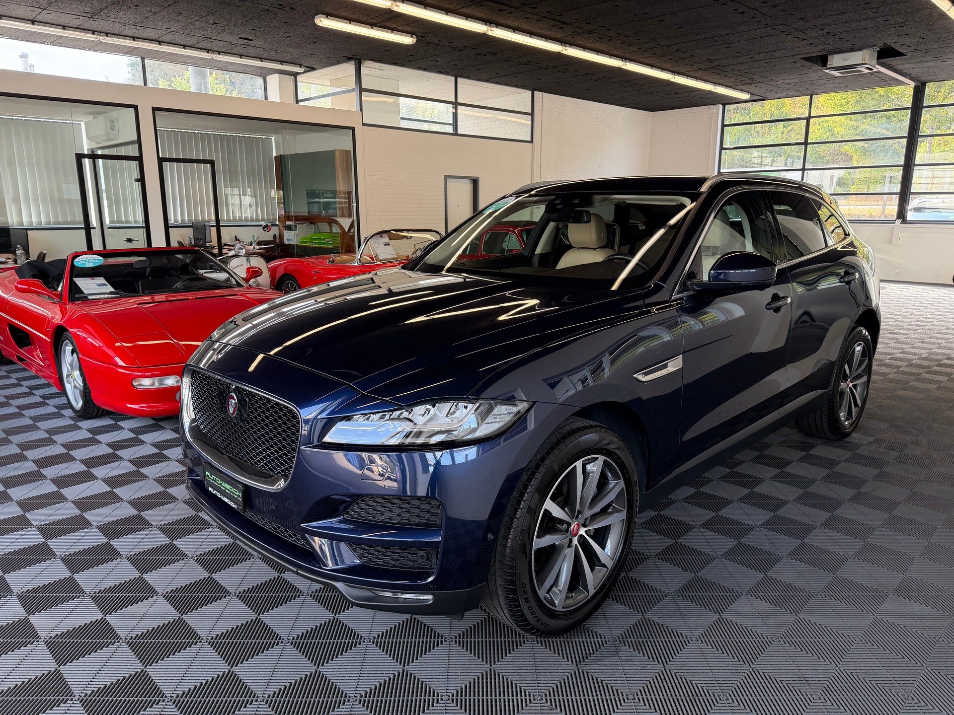JAGUAR F-Pace 3.0 TD Prestige AWD Automatik-image-5