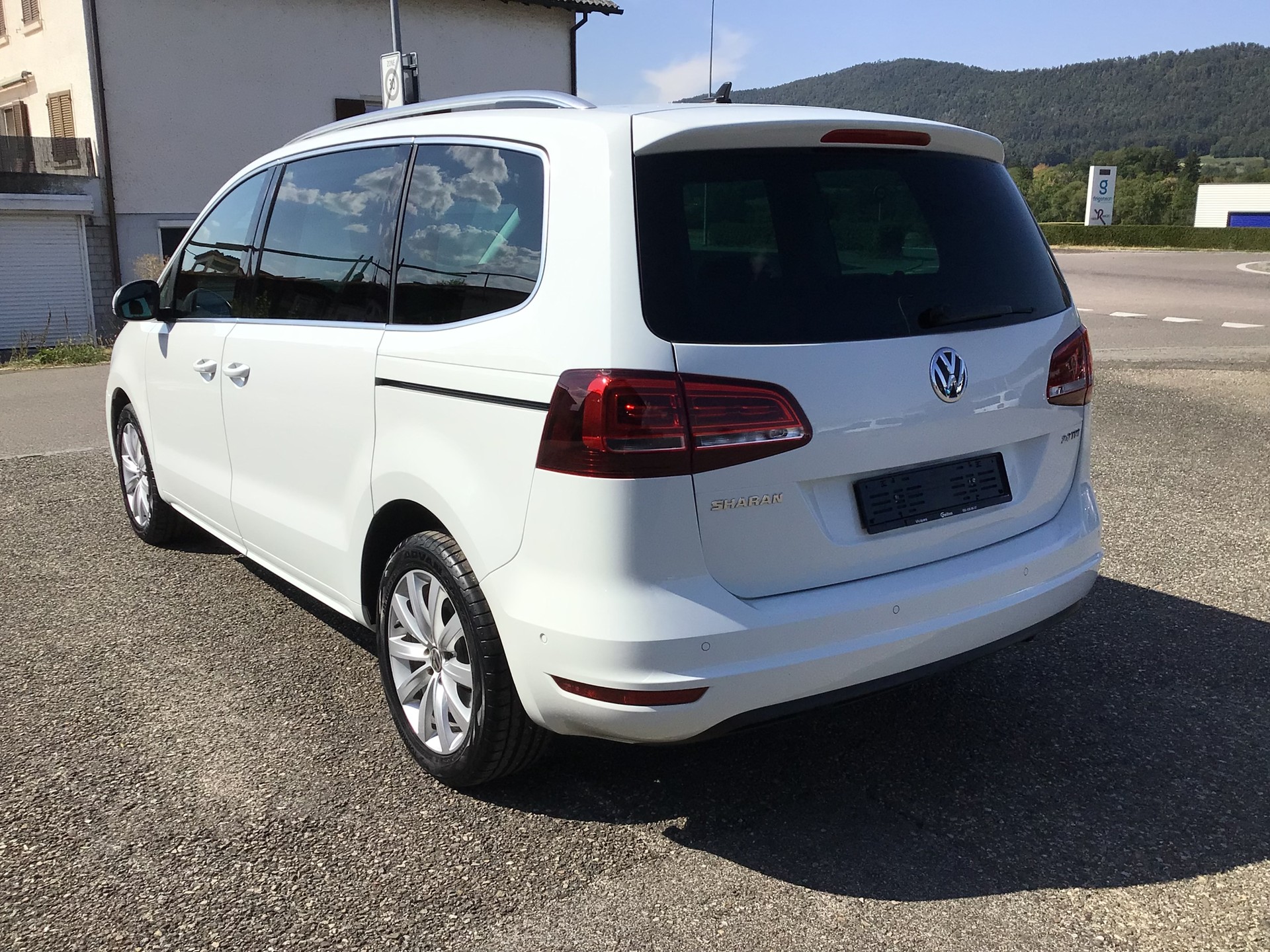 VW Sharan 2.0 TDI BMT Highline 4Motion-image-4