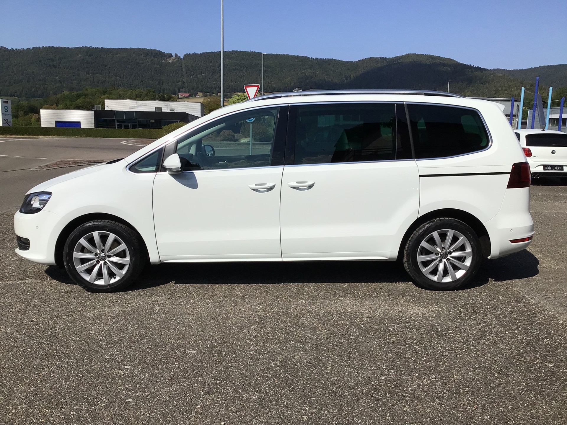 VW Sharan 2.0 TDI BMT Highline 4Motion-image-14