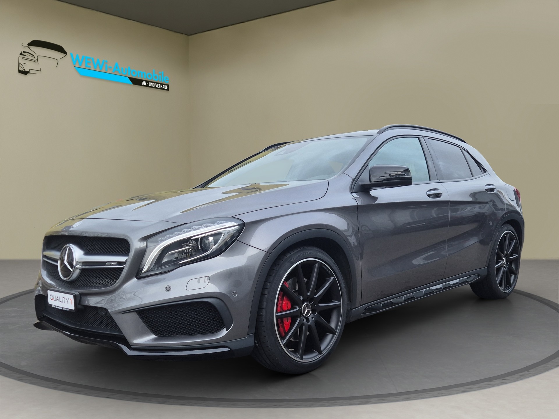 MERCEDES-BENZ GLA 45 AMG 4Matic 7G-DCT-showroom-element-2