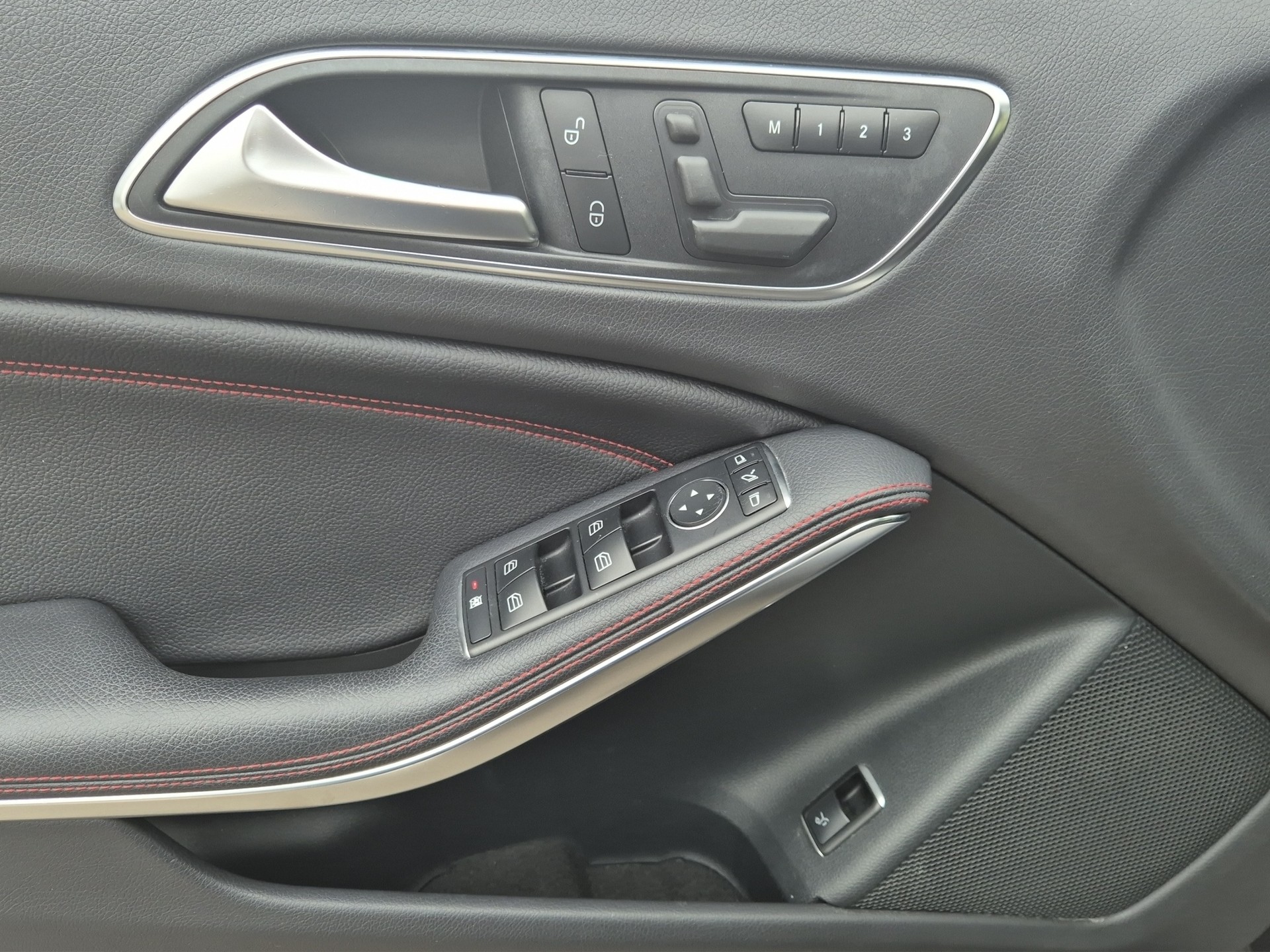 MERCEDES-BENZ GLA 45 AMG 4Matic 7G-DCT-image-13