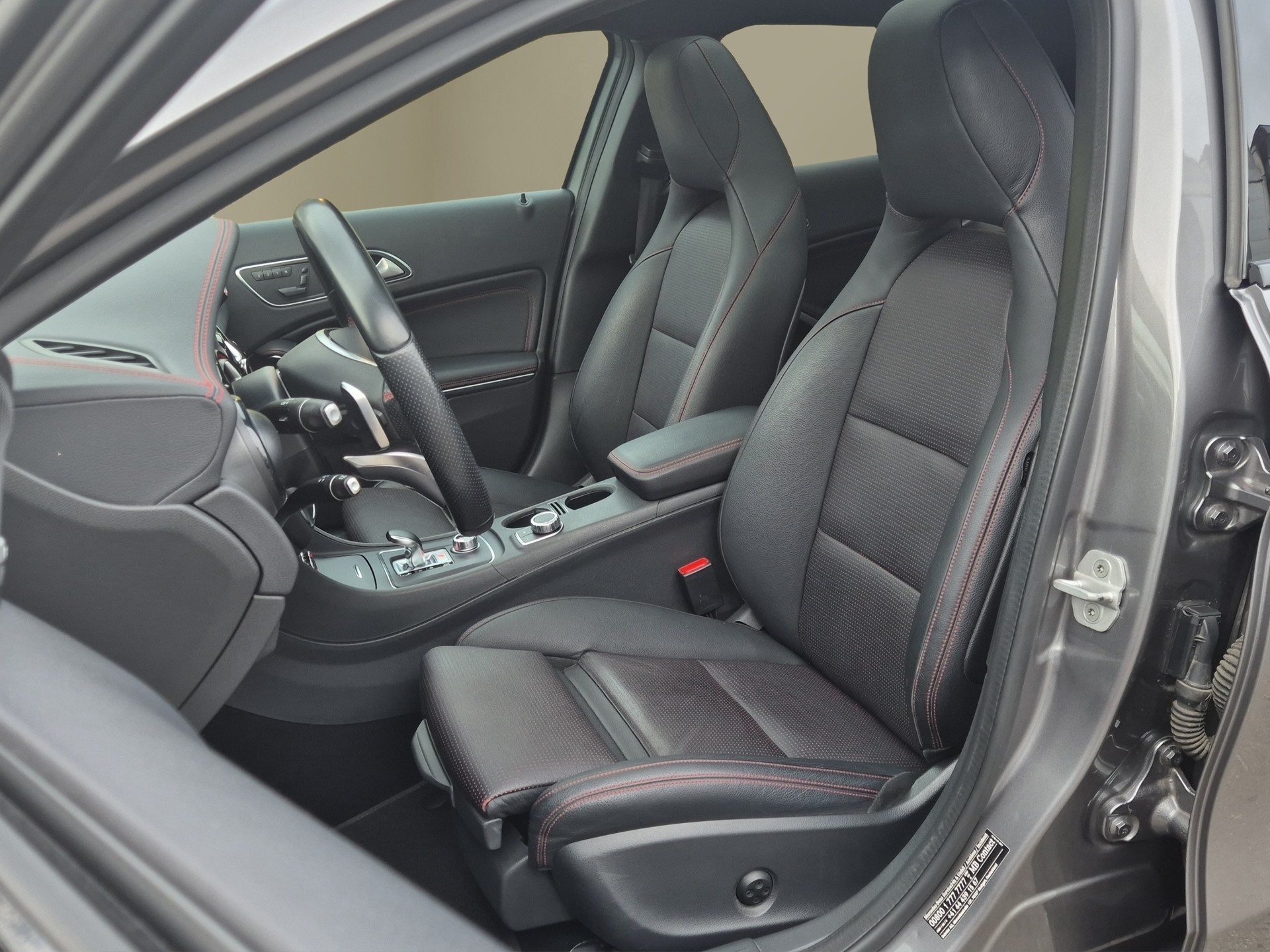 MERCEDES-BENZ GLA 45 AMG 4Matic 7G-DCT-image-8
