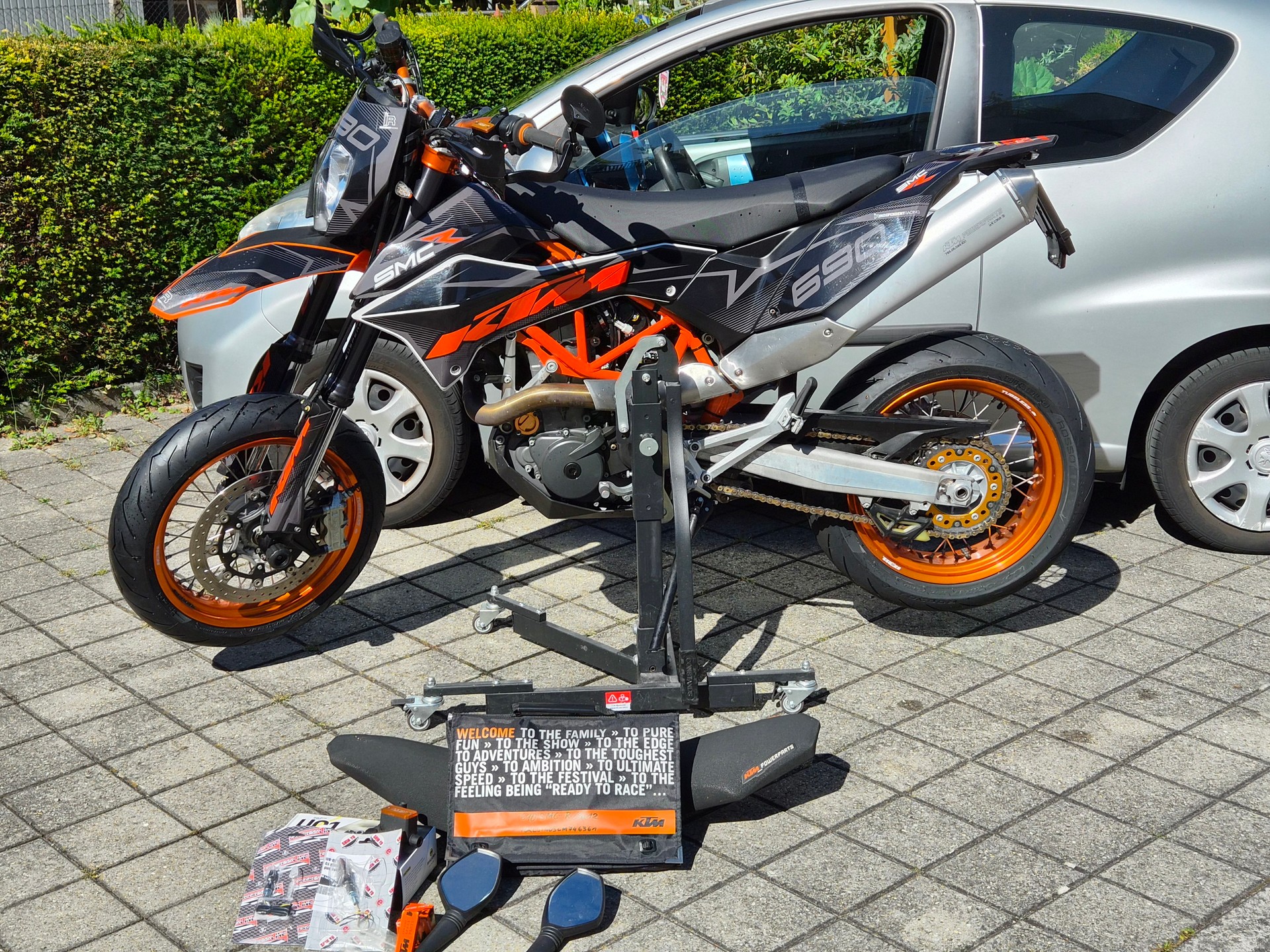 KTM 690 SMC R-image-2