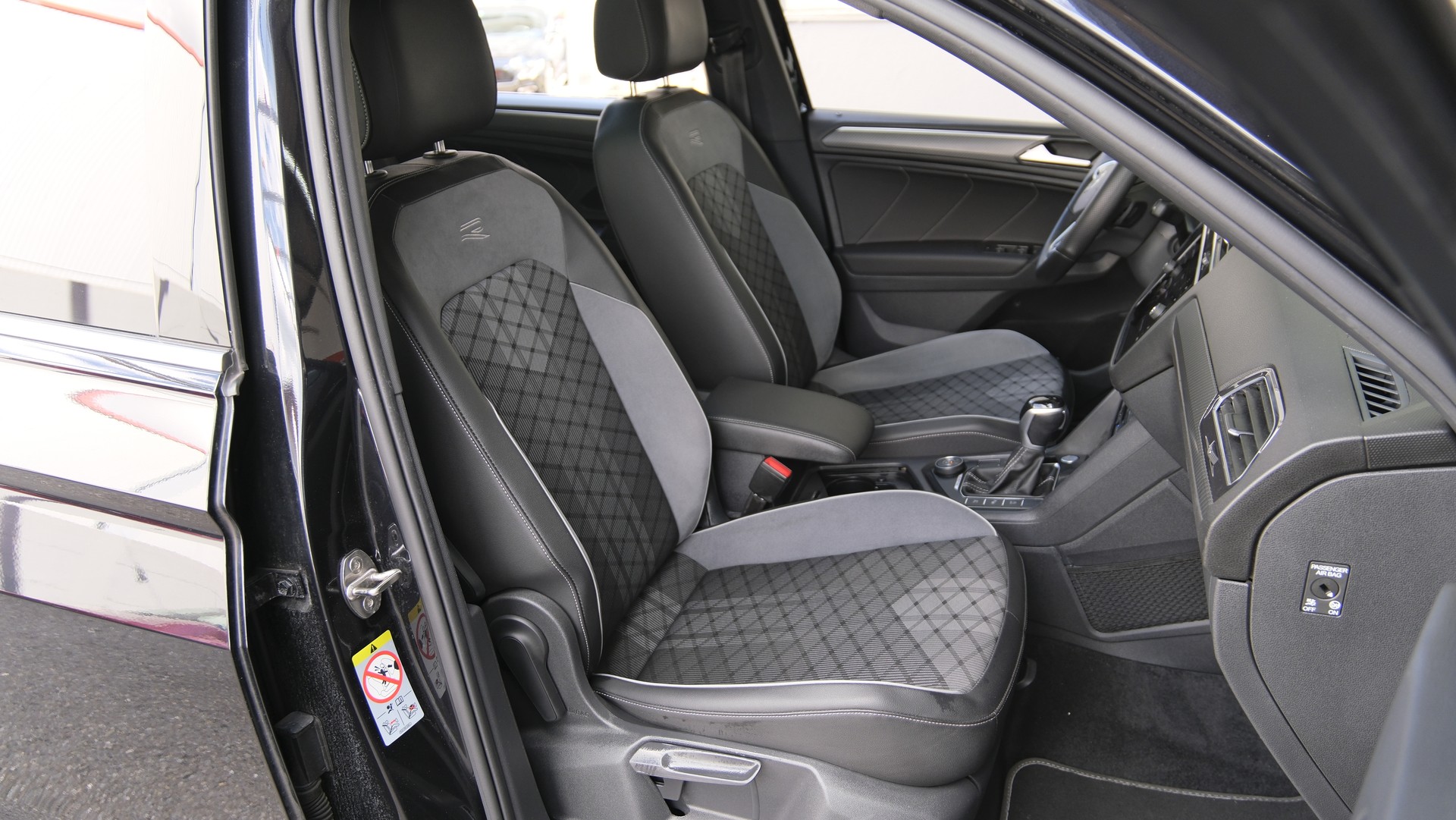 VW Tiguan Allspace 2.0TSI R-Line 4Motion DSG-image-16