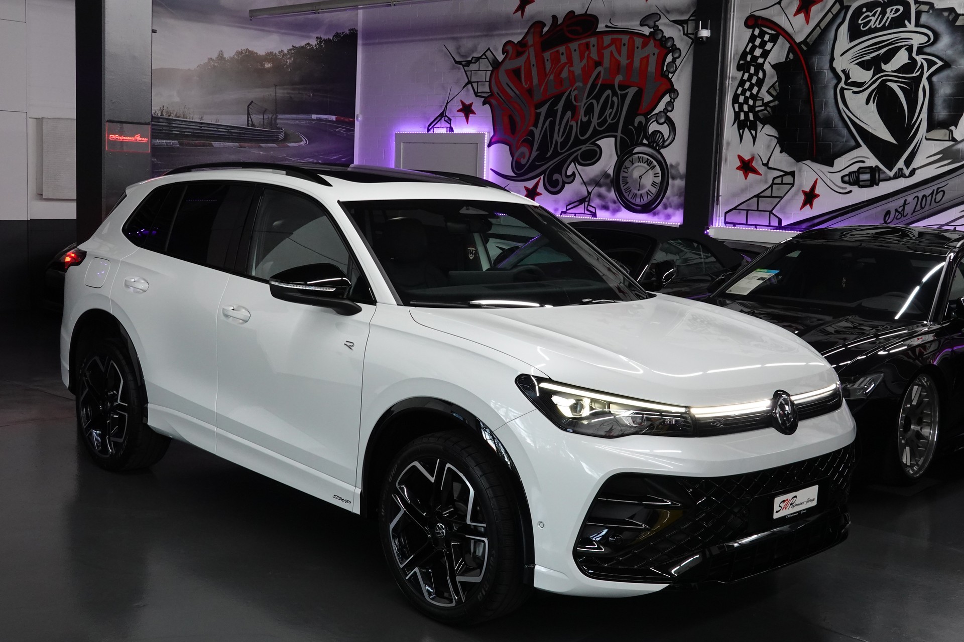 VW TIGUAN 2.0 TSI DSG R-LINE 4MOTION STANDHEIZUNG AHL 2,3t PERL FULL ON TOP-image-18