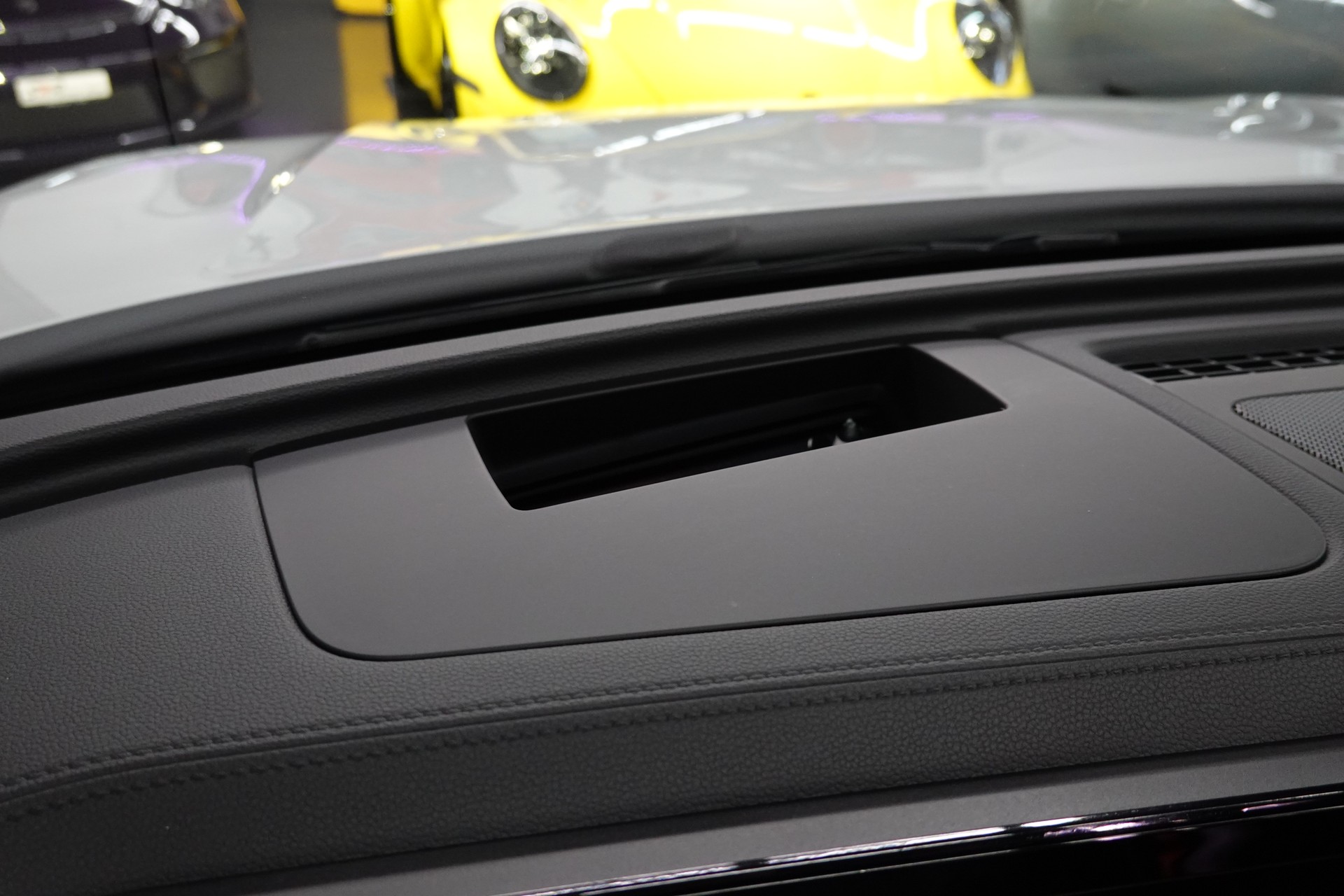 VW TIGUAN 2.0 TSI DSG R-LINE 4MOTION STANDHEIZUNG AHL 2,3t PERL FULL ON TOP-image-36