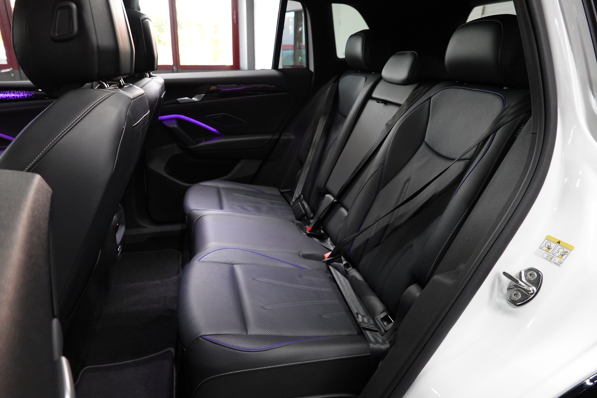 VW TIGUAN 2.0 TSI DSG R-LINE 4MOTION STANDHEIZUNG AHL 2,3t PERL FULL ON TOP-image-46