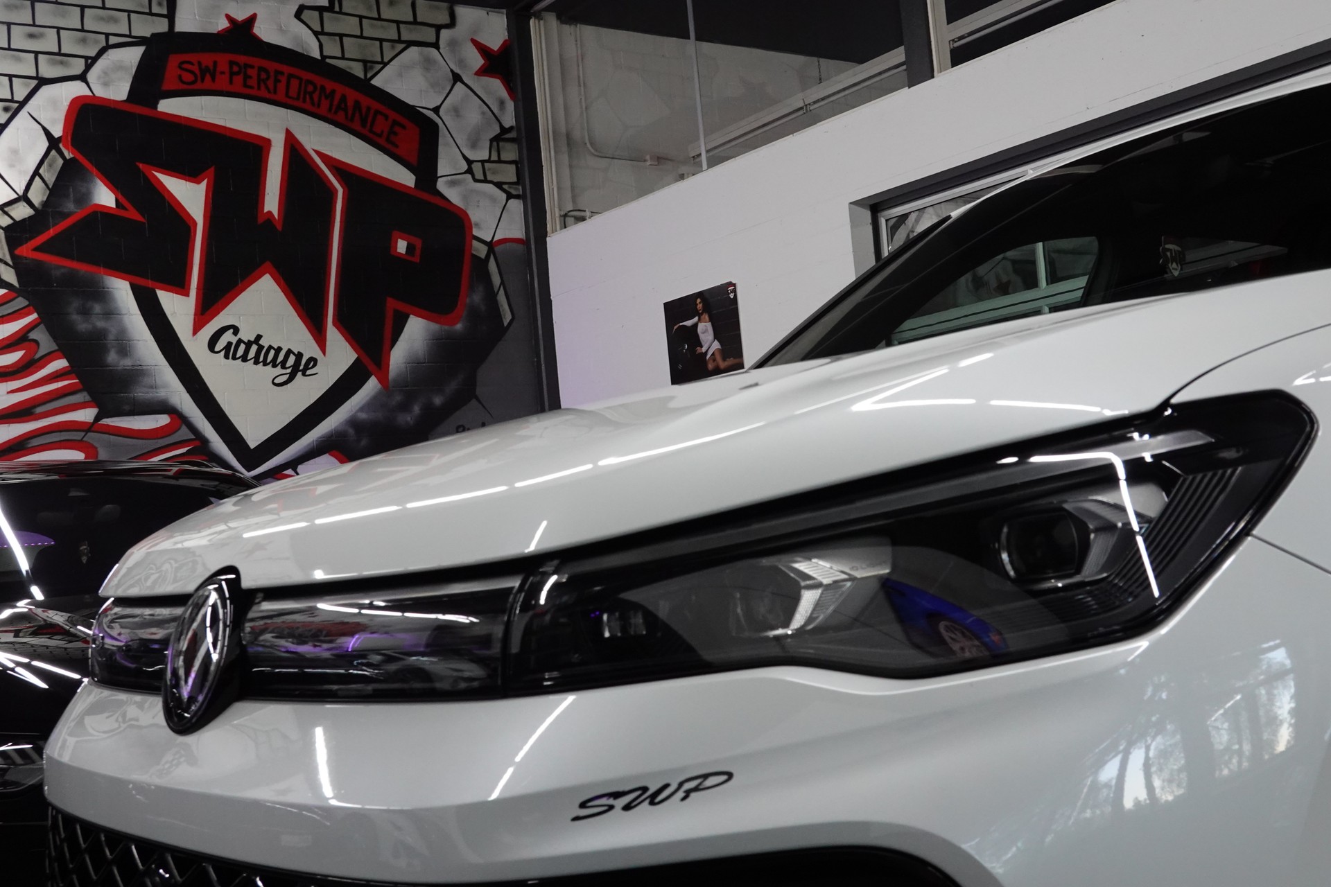 VW TIGUAN 2.0 TSI DSG R-LINE 4MOTION STANDHEIZUNG AHL 2,3t PERL FULL ON TOP-image-6