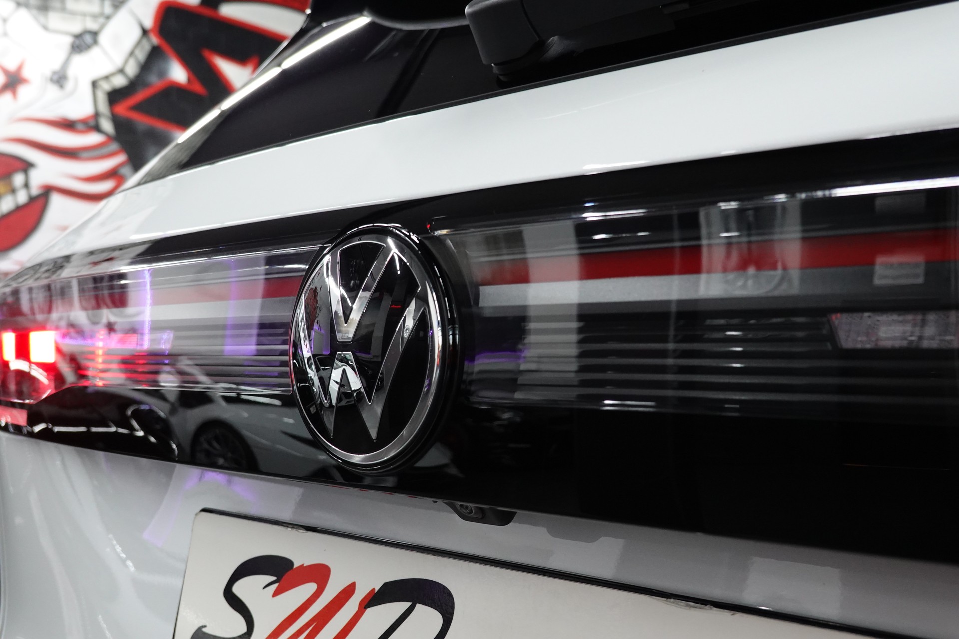 VW TIGUAN 2.0 TSI DSG R-LINE 4MOTION STANDHEIZUNG AHL 2,3t PERL FULL ON TOP-image-30