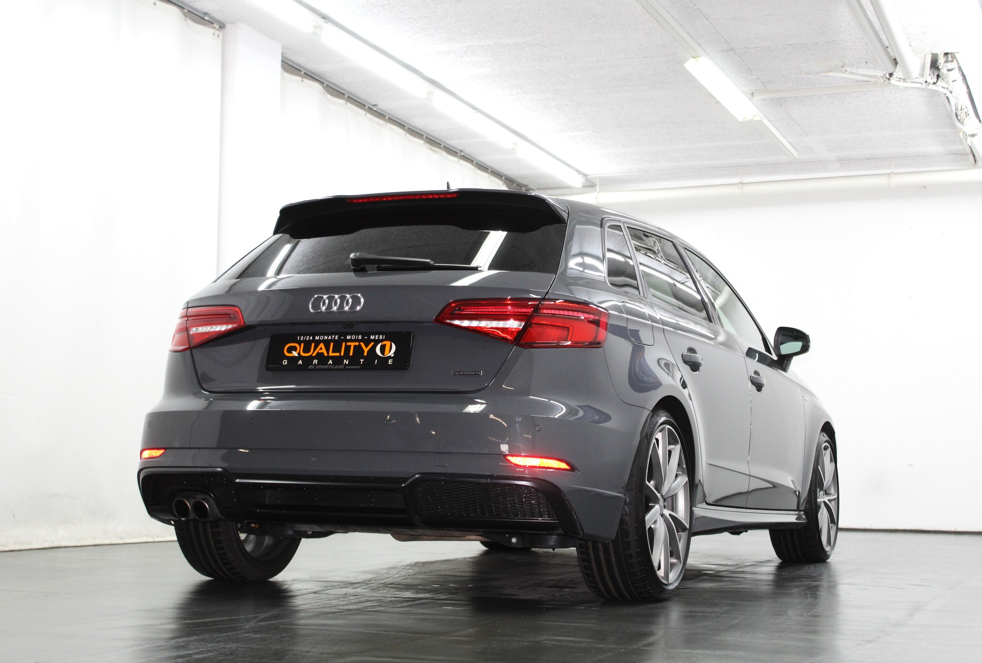 AUDI A3 Sportback 2.0 TFSI Sport quattro S-tronic S line Sportpaket / CH-Fahrzeug-image-6
