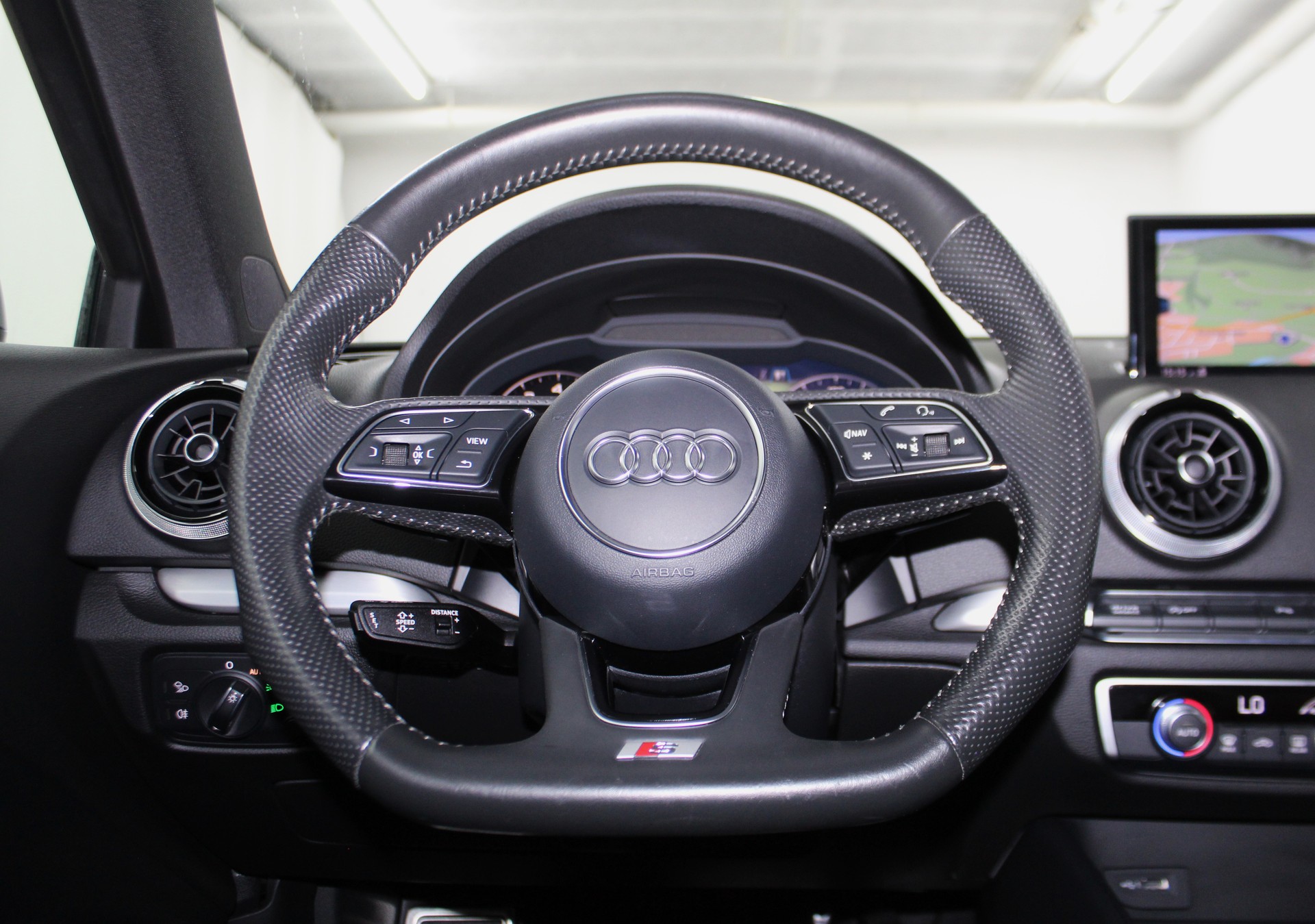 AUDI A3 Sportback 2.0 TFSI Sport quattro S-tronic S line Sportpaket / CH-Fahrzeug-image-13