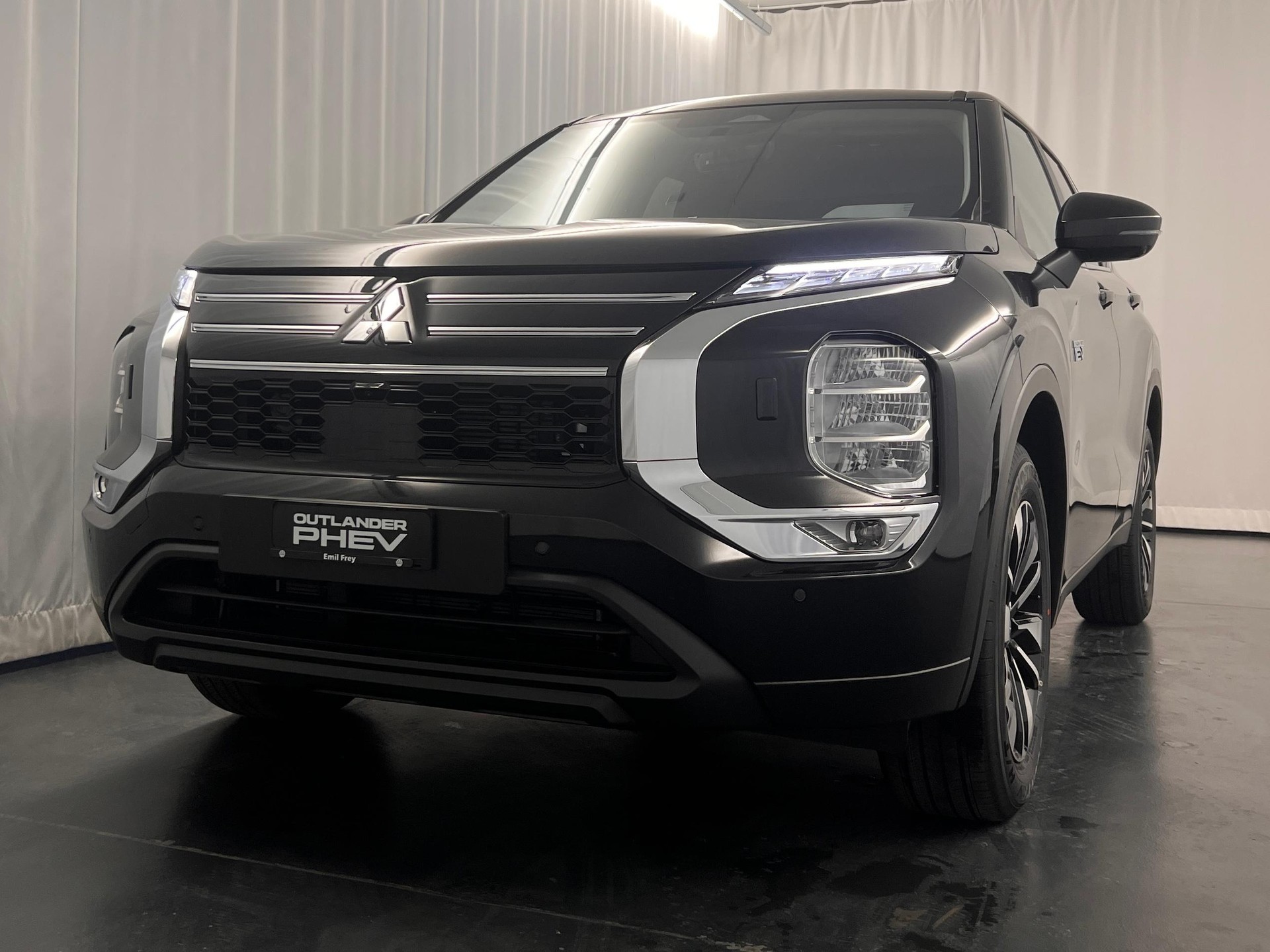 MITSUBISHI Outlander 2.4 PHEV Invite 4x4