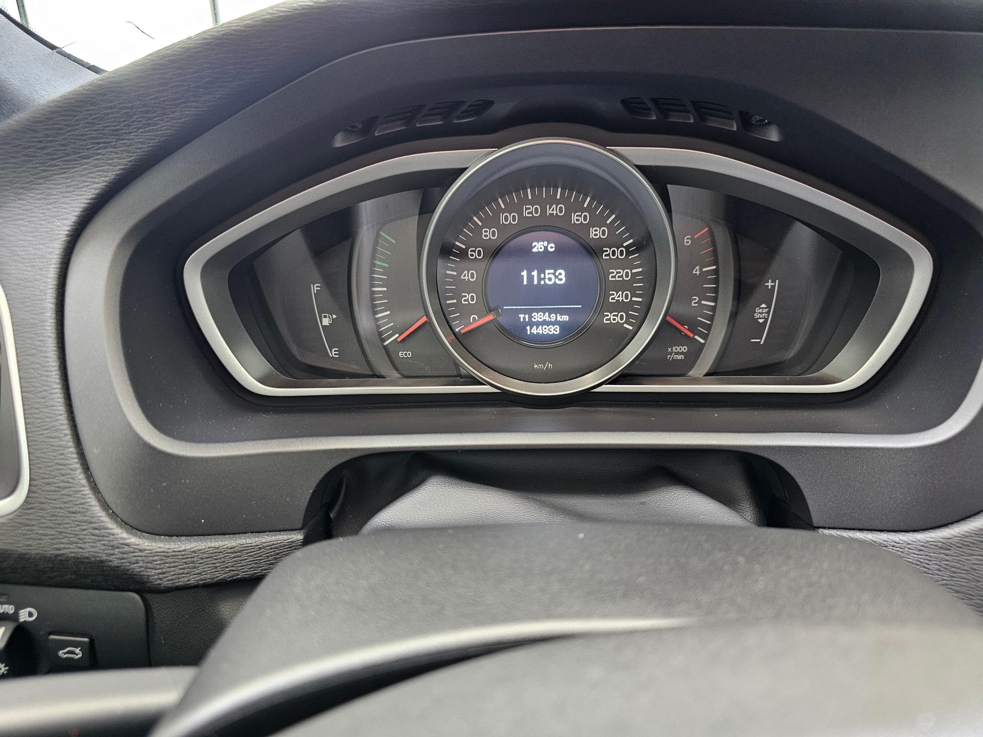 VOLVO V40 D3 Momentum-image-13