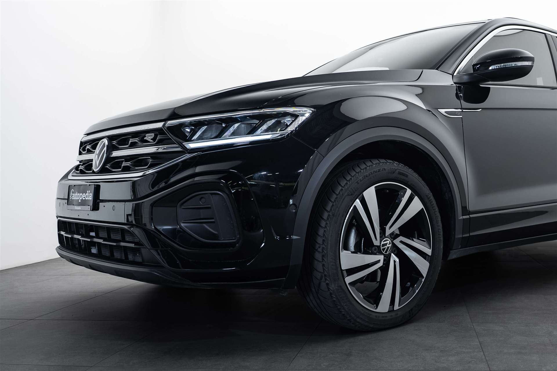 VW VW T-Roc 1.5 TSi EVO R-Line DSG-Automat-showroom-element-1