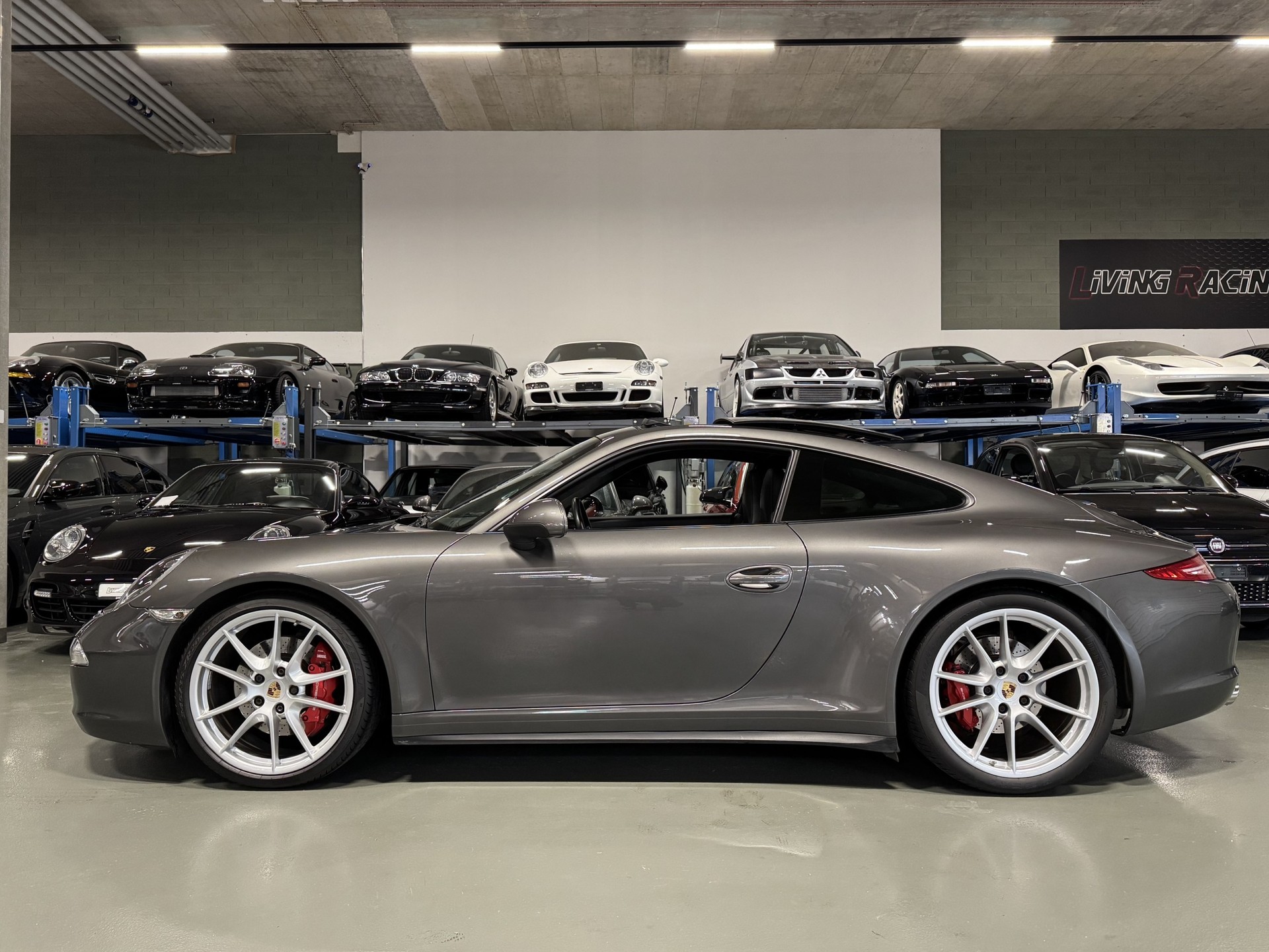 PORSCHE 911 Carrera 4S PDK-showroom-element-1