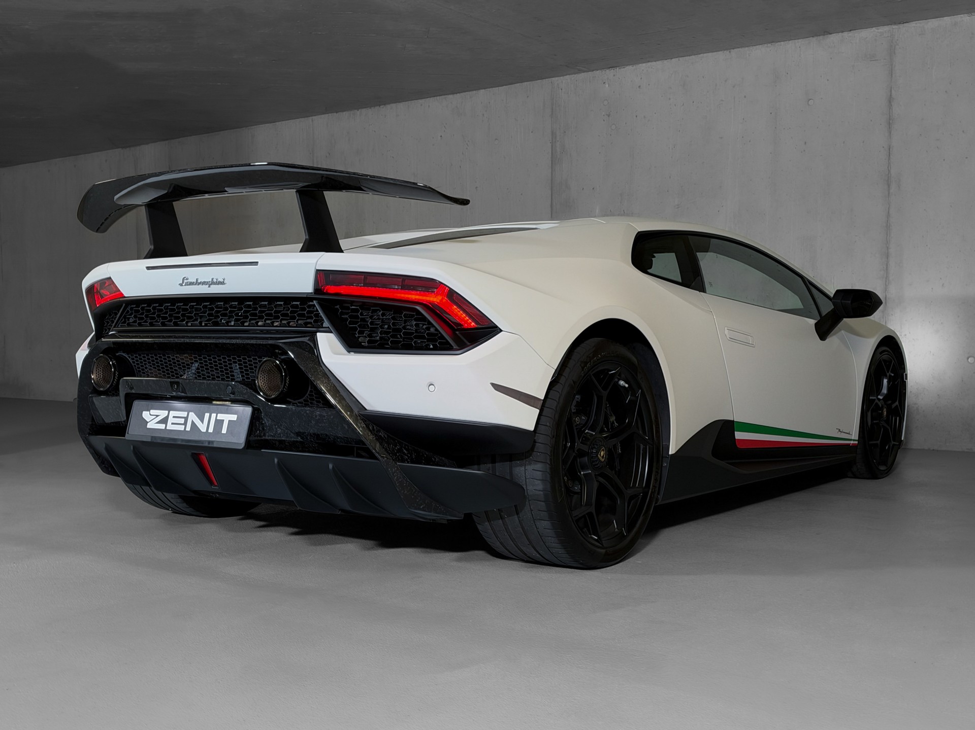 LAMBORGHINI Huracan LP640-4 Coupé Performante DCT-image-13