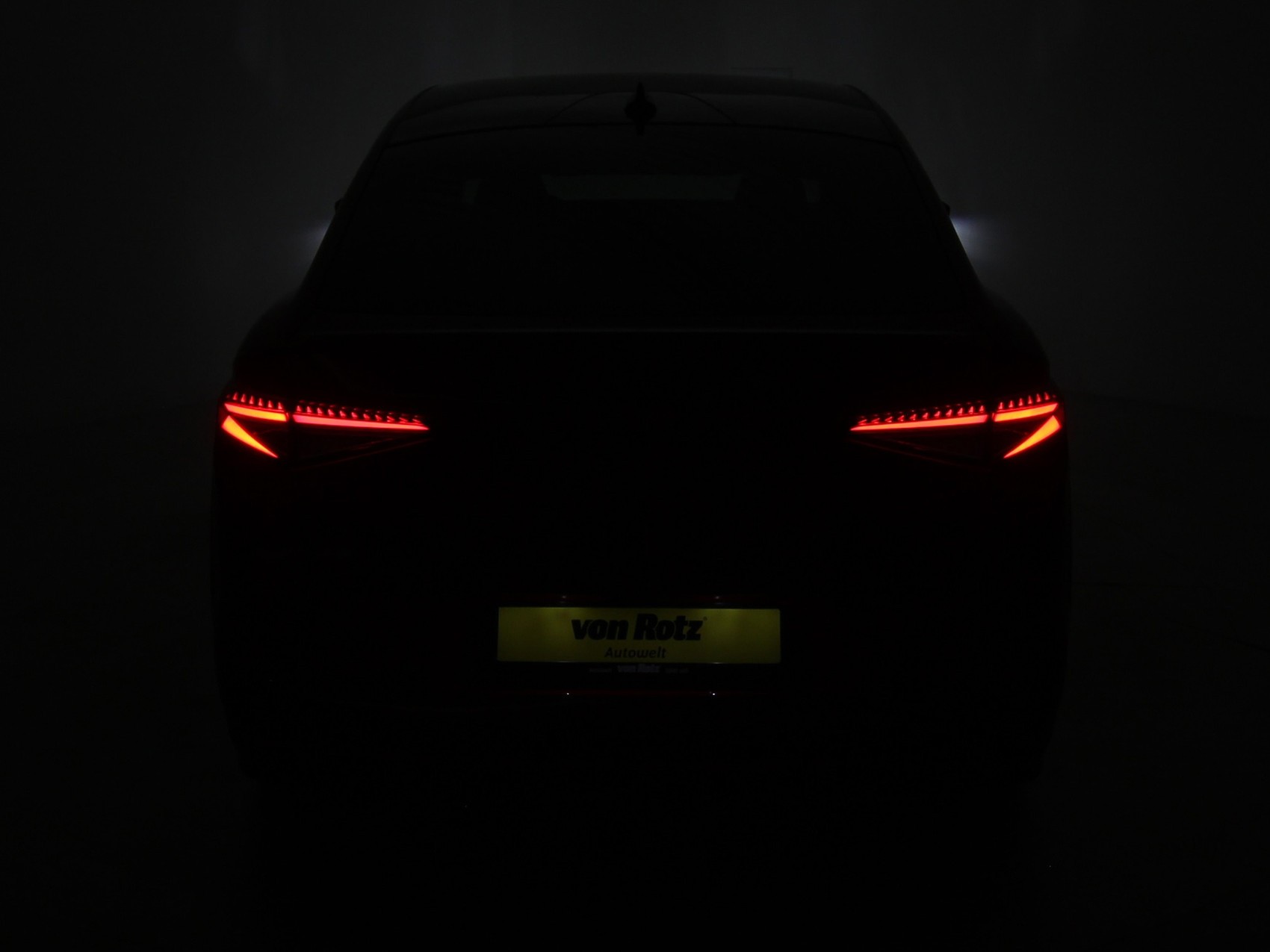 SKODA Enyaq iV Coupé RS 80 4x4 Suite-image-4
