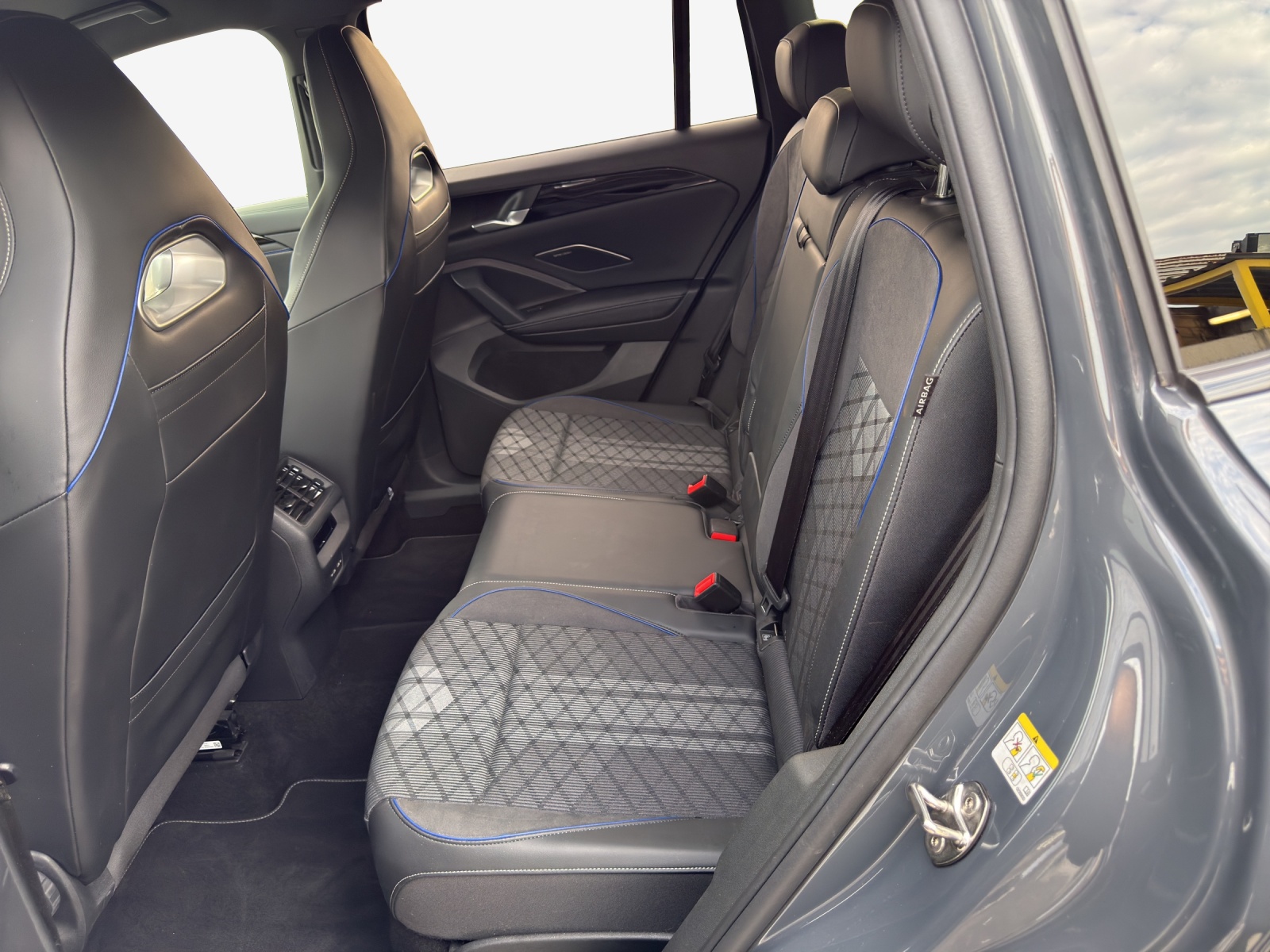 VW Tiguan 2.0 TSI DSG R-Line 4Motion-image-11