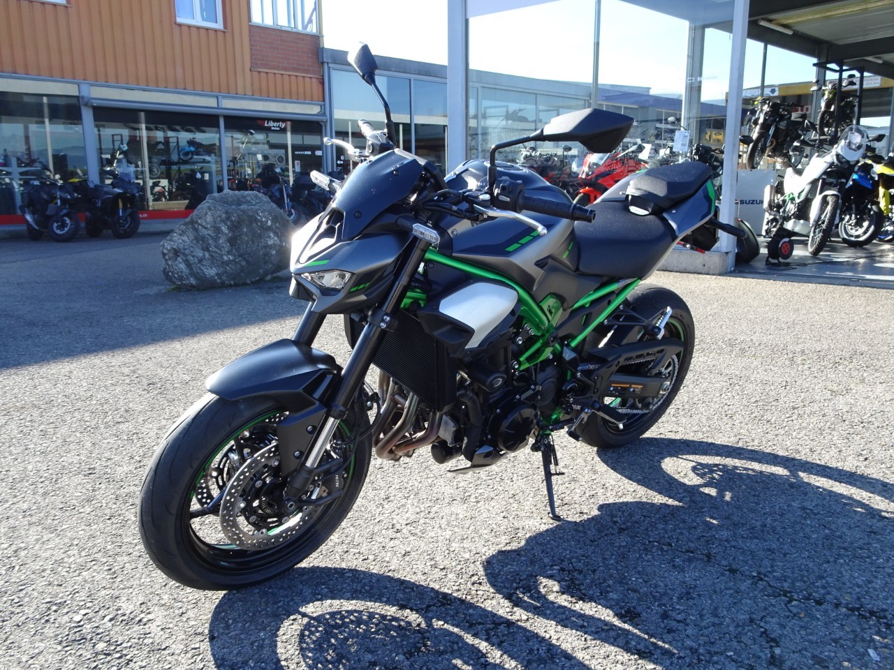 KAWASAKI Z 900-image-3