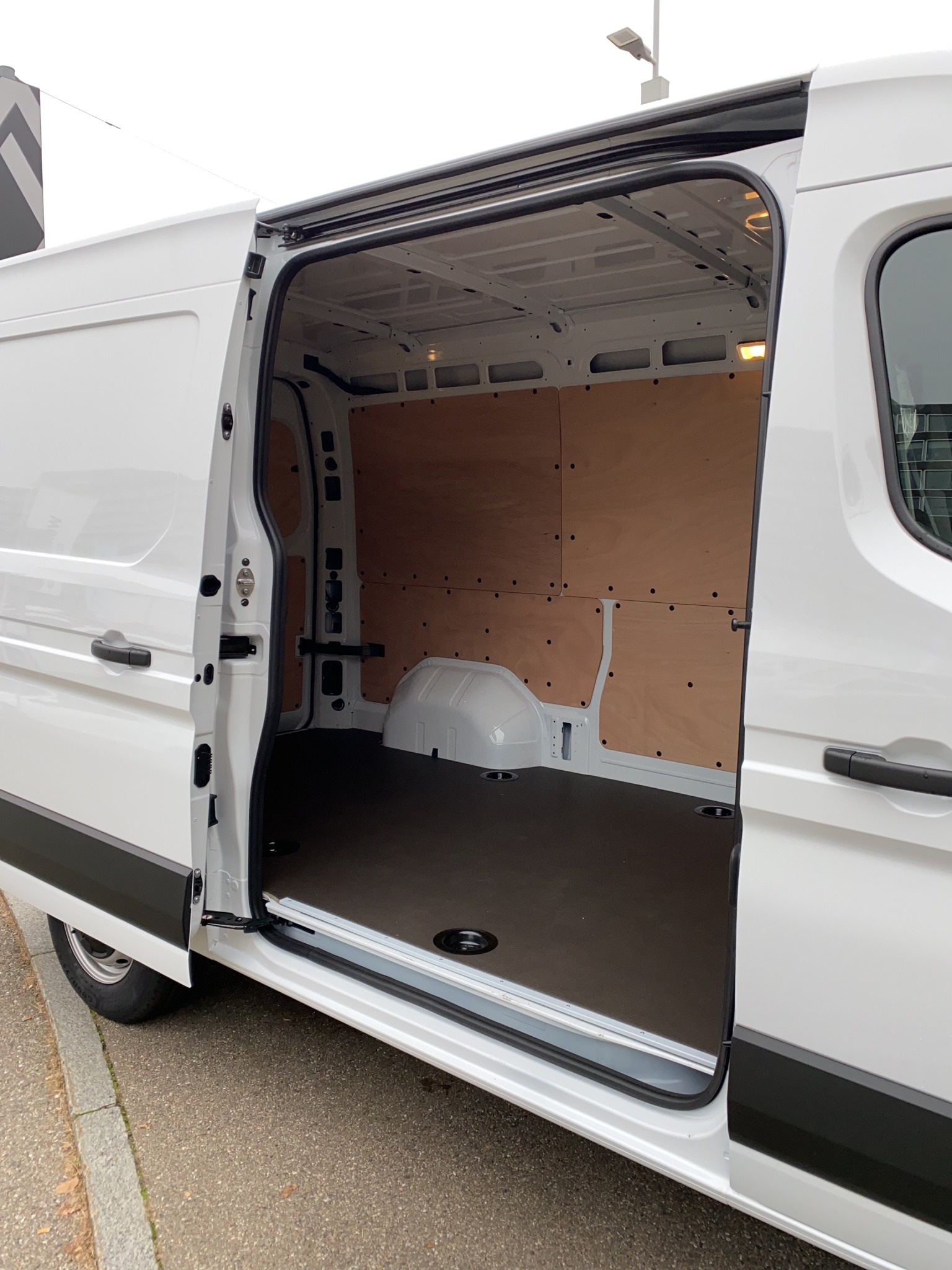 RENAULT Master T35 2.0 Blue dCi 130 L2H2-image-6