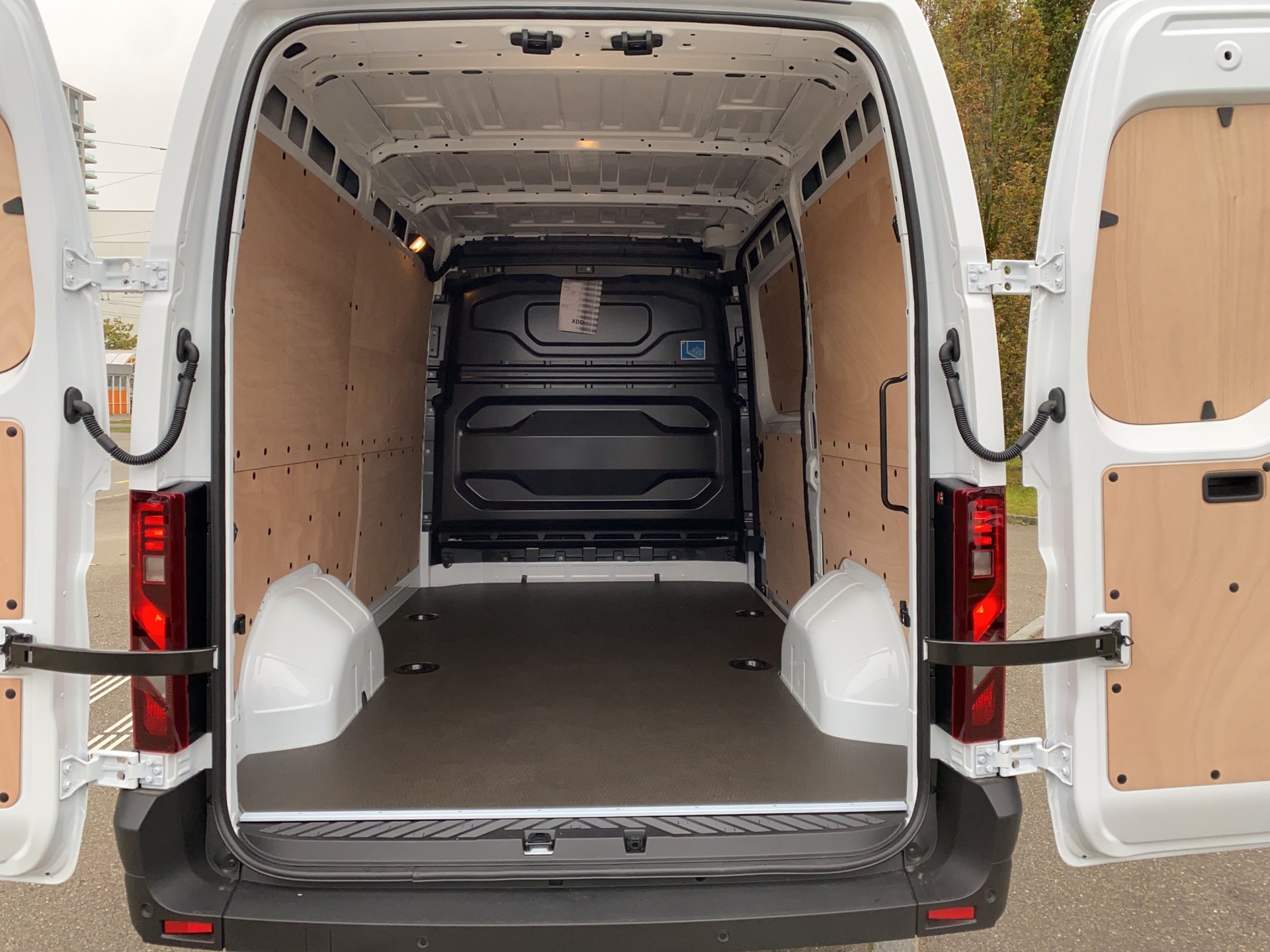 RENAULT Master T35 2.0 Blue dCi 130 L2H2-image-7