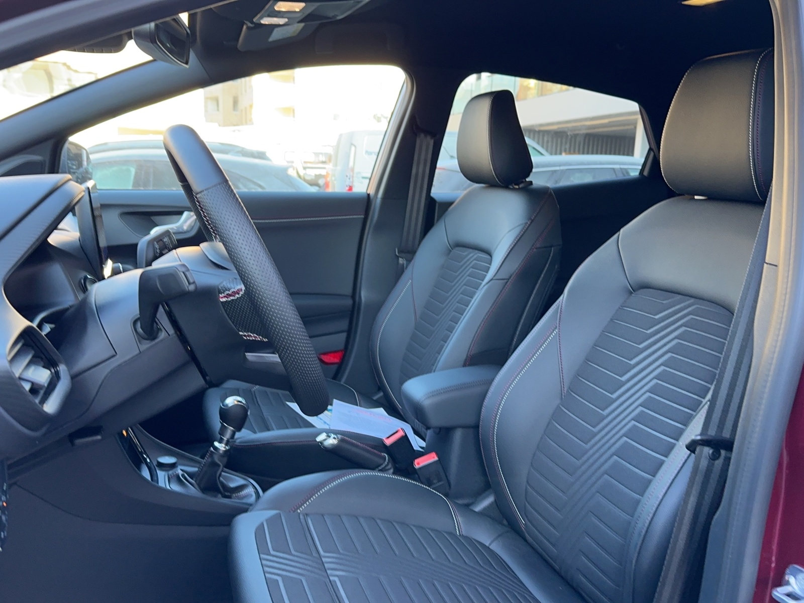 FORD Puma 1.0i EcoBoost Hybrid 125 PS ST-Line X "VIVID RUBY EDITION"-image-6