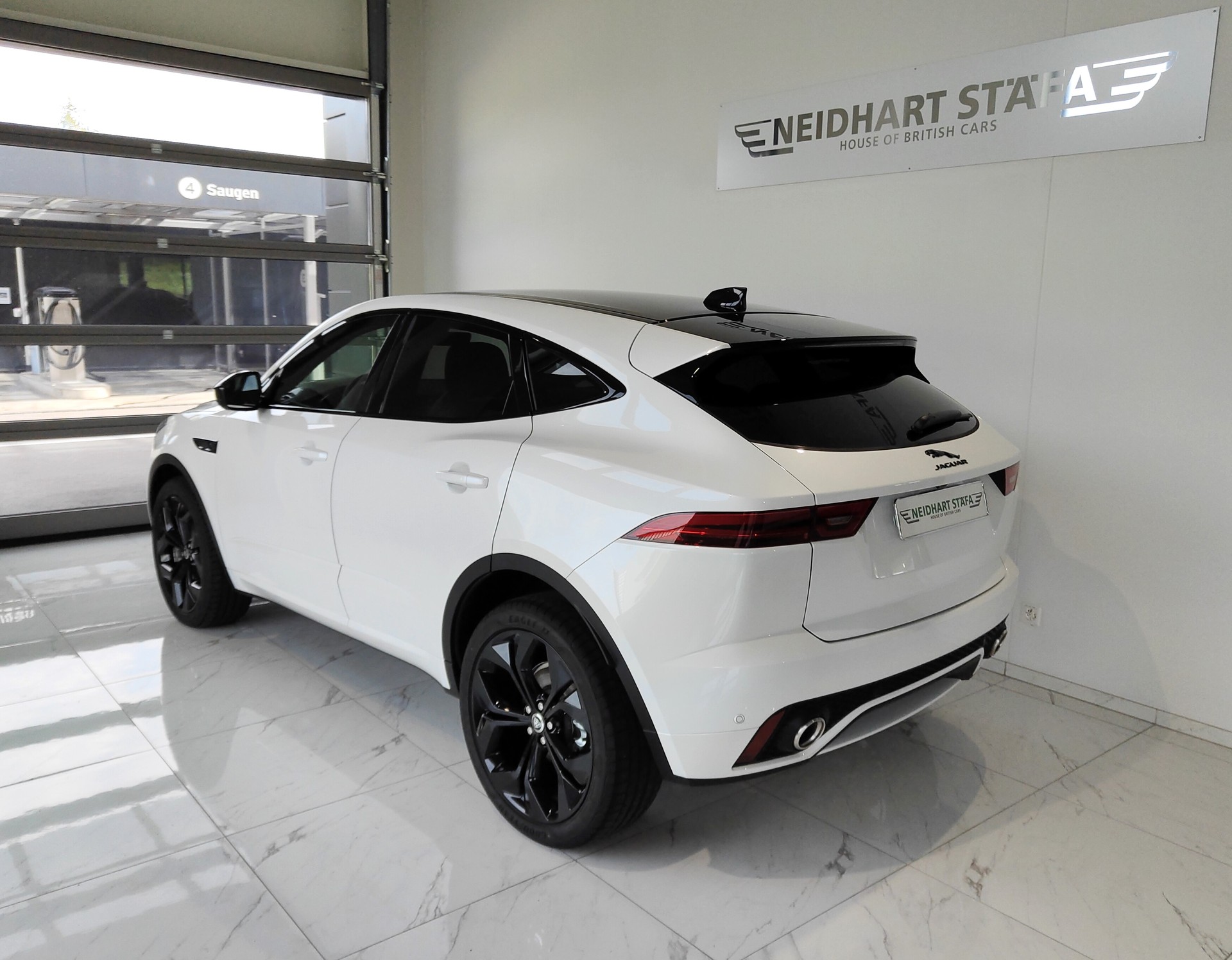 JAGUAR E-Pace 2.0 P250 R-Dynamic AWD SE-showroom-element-2