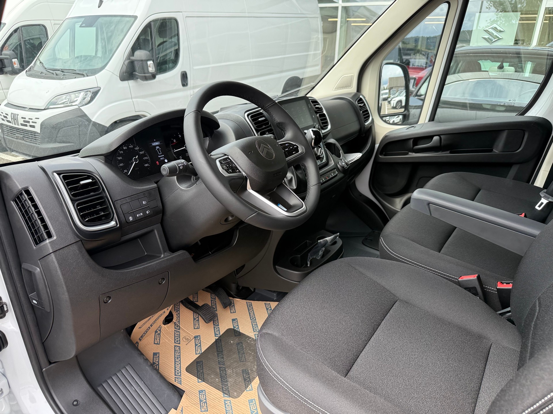CITROEN Jumper L3H2 35 2.2 BHDI 180 PS AT8 Nebellampen Lederlenkrad. Alle Grössen verfügbar!-image-8