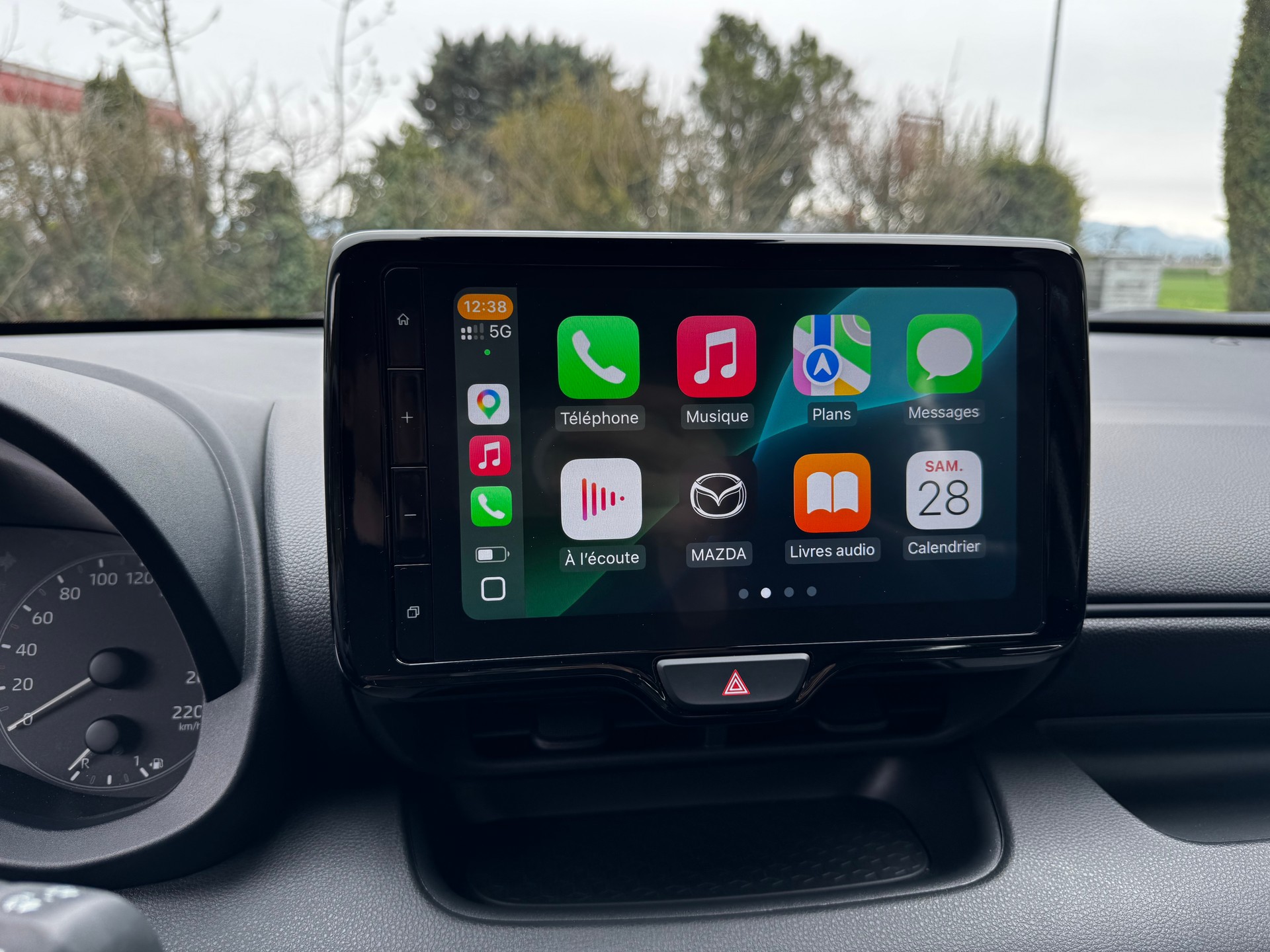 MAZDA 2 Hybrid Prime-line-image-13