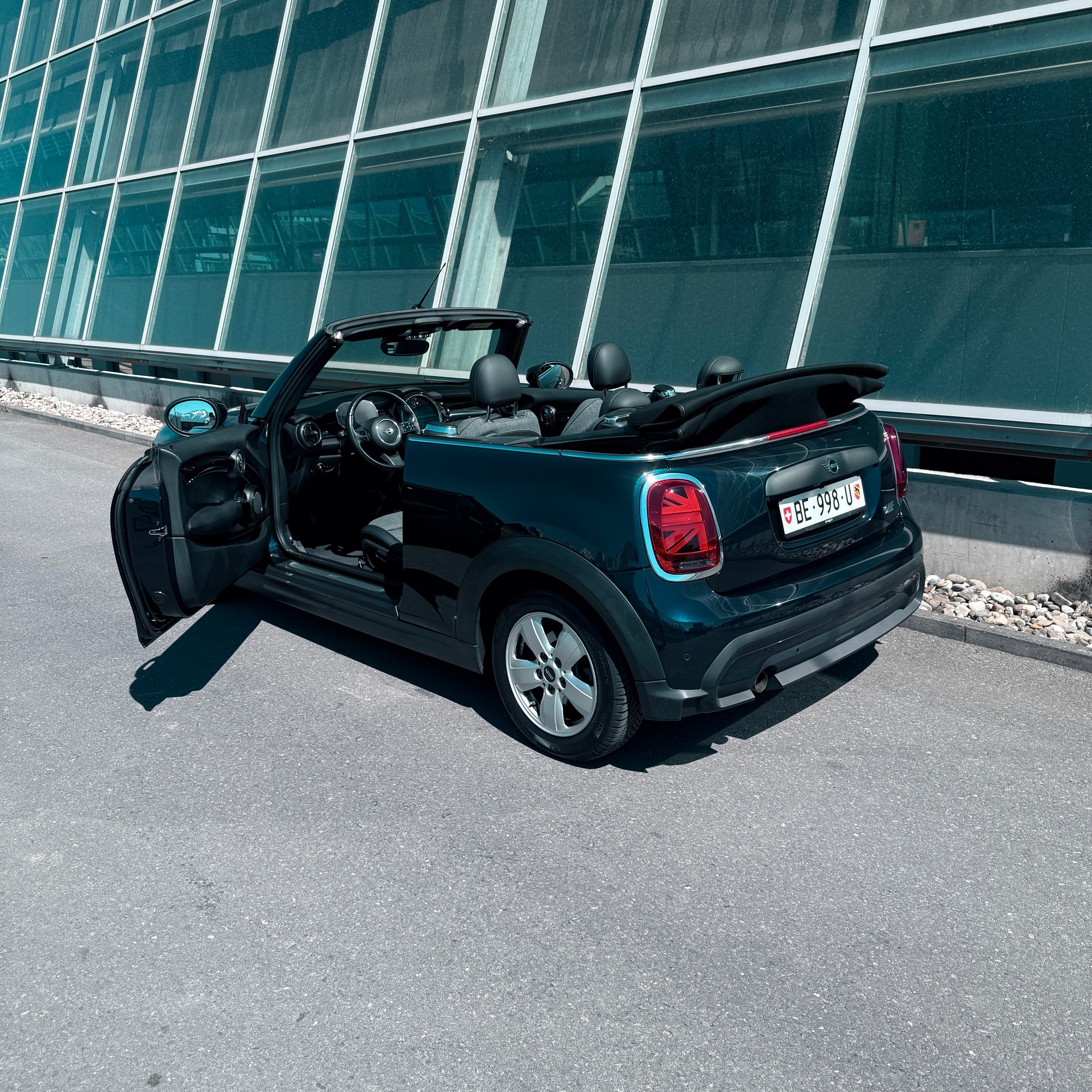 MINI One Cabriolet-image-8