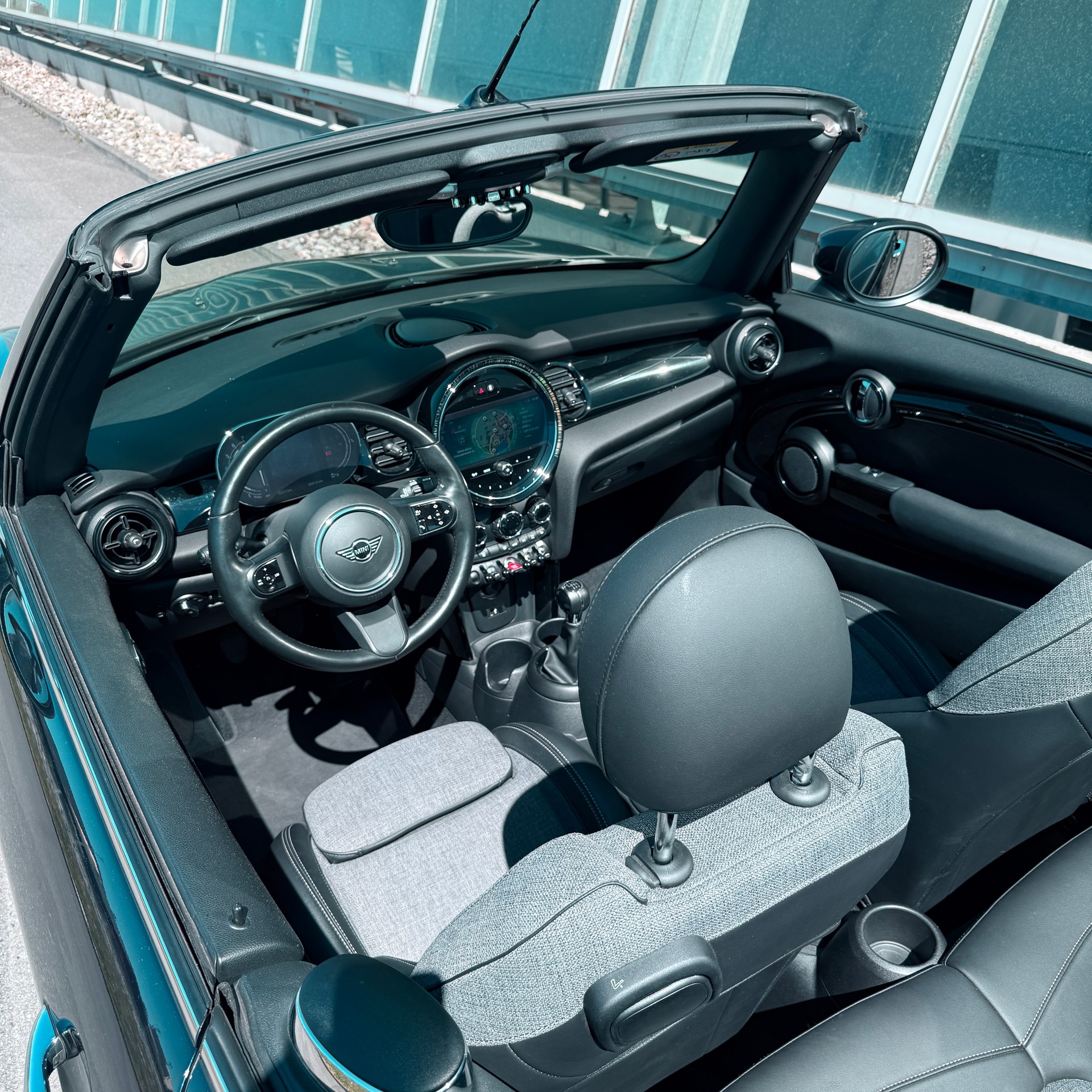 MINI One Cabriolet-image-10