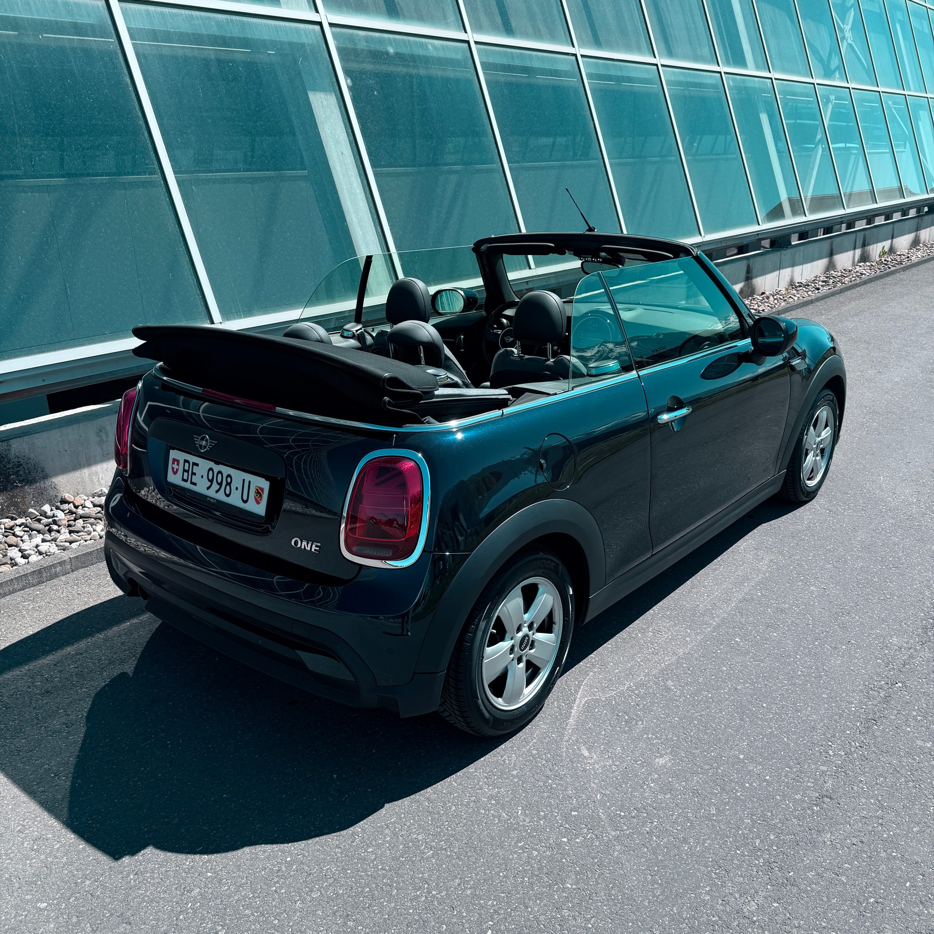 MINI One Cabriolet-image-9