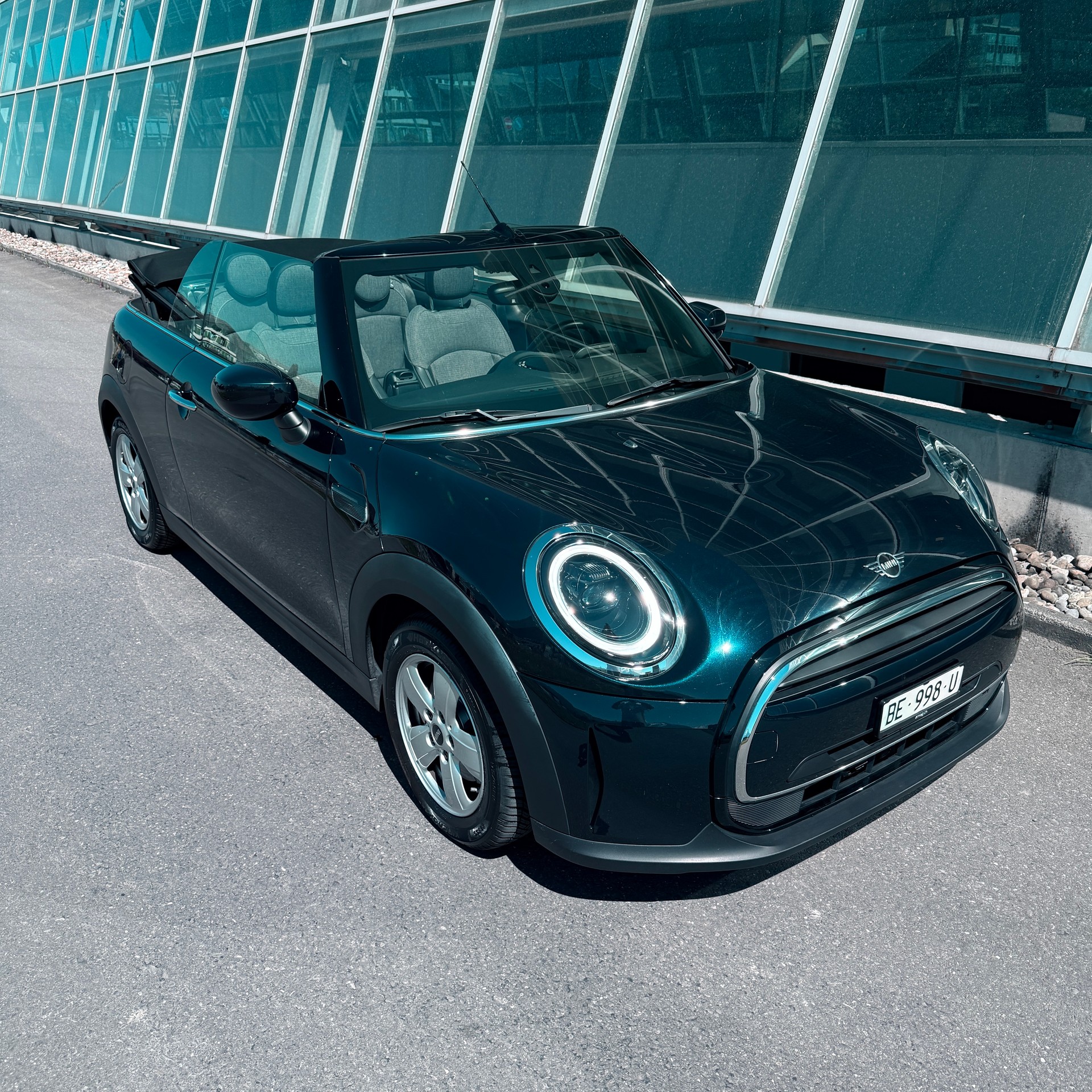 MINI One Cabriolet-image-11