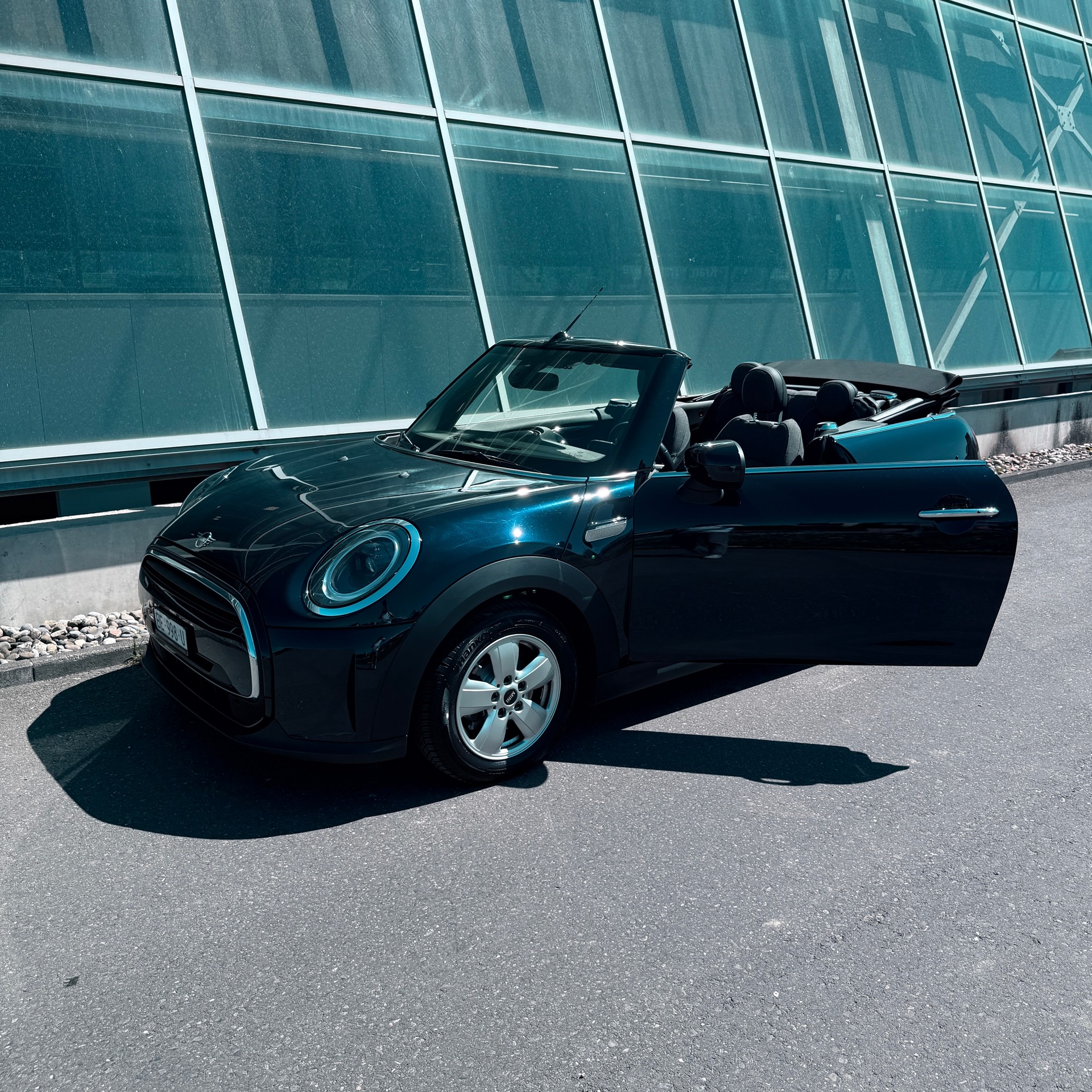 MINI One Cabriolet-image-4