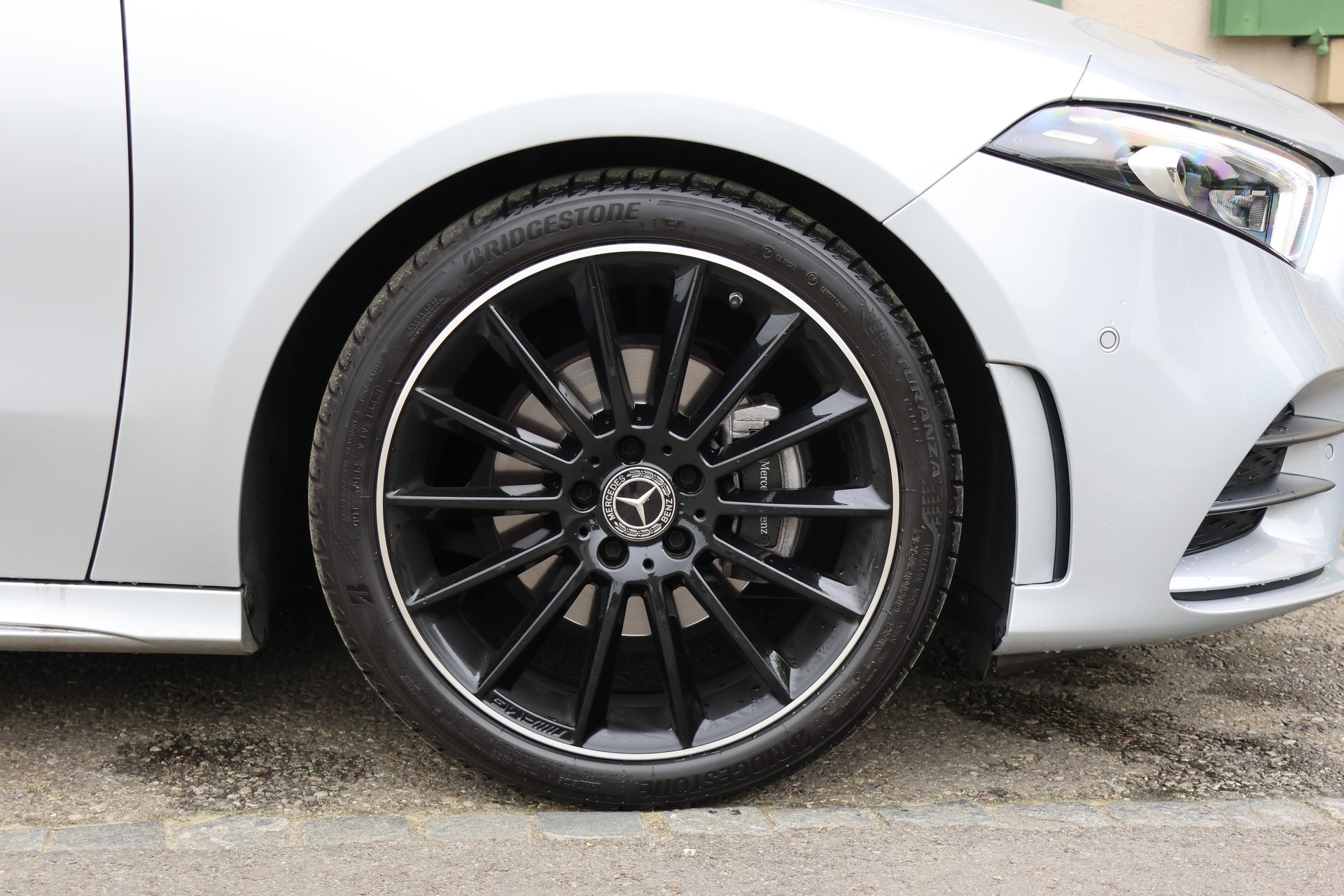 MERCEDES-BENZ A 200 4Matic AMG Line 8G-DCT (CH)-image-4