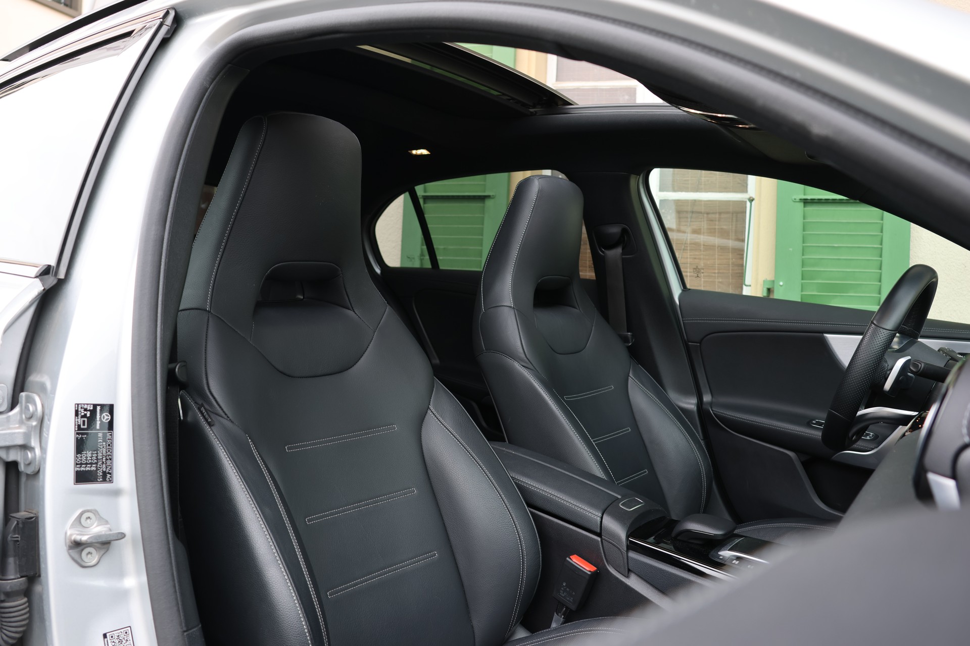MERCEDES-BENZ A 200 4Matic AMG Line 8G-DCT (CH)-image-8