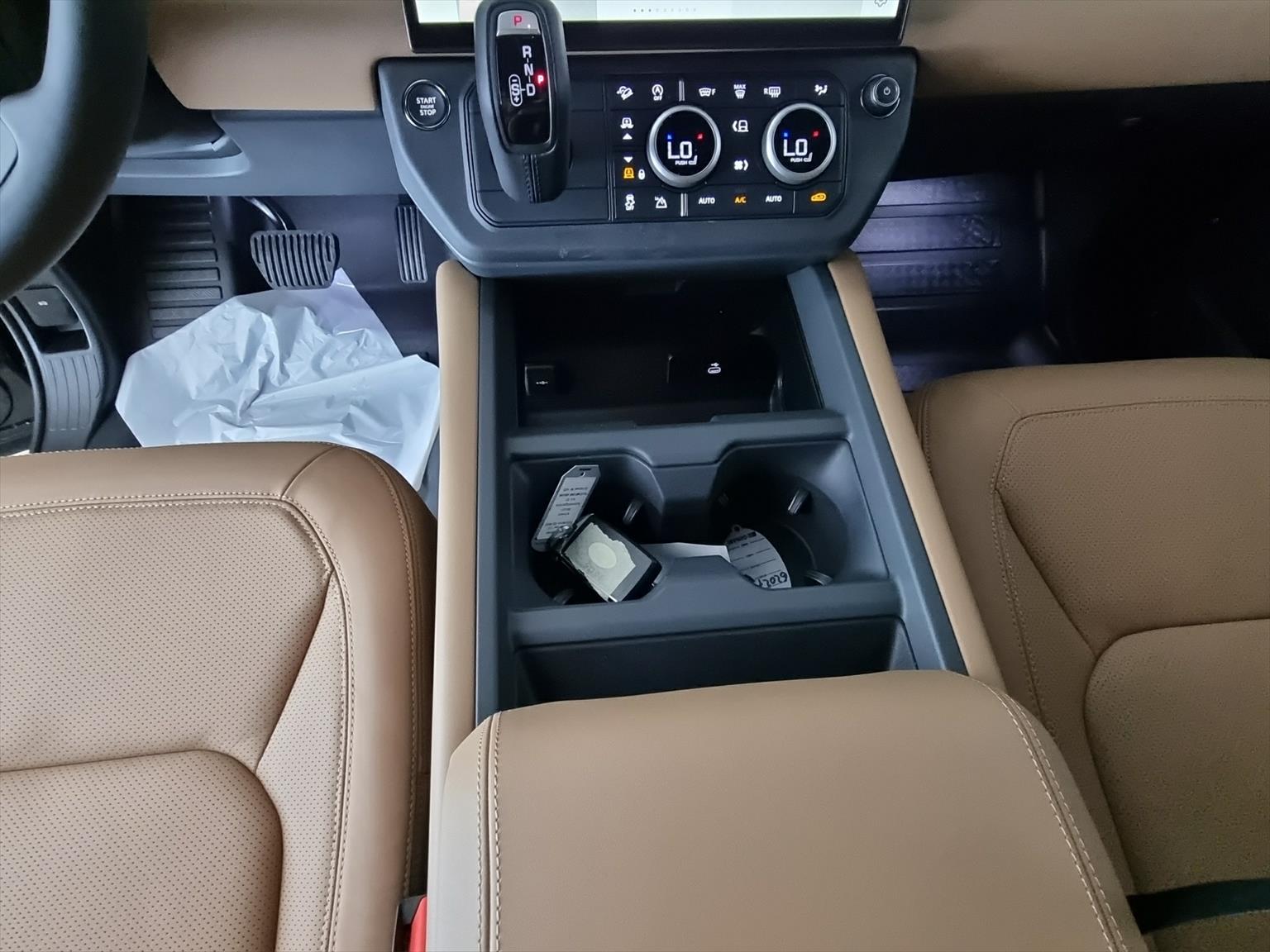 LAND ROVER Defender 110 X-Dynamic SE AWD-image-10