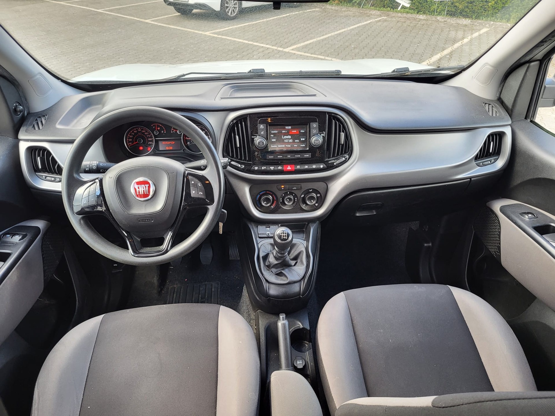FIAT Doblò 1.4 T-Jet Natural Power Lounge-image-10