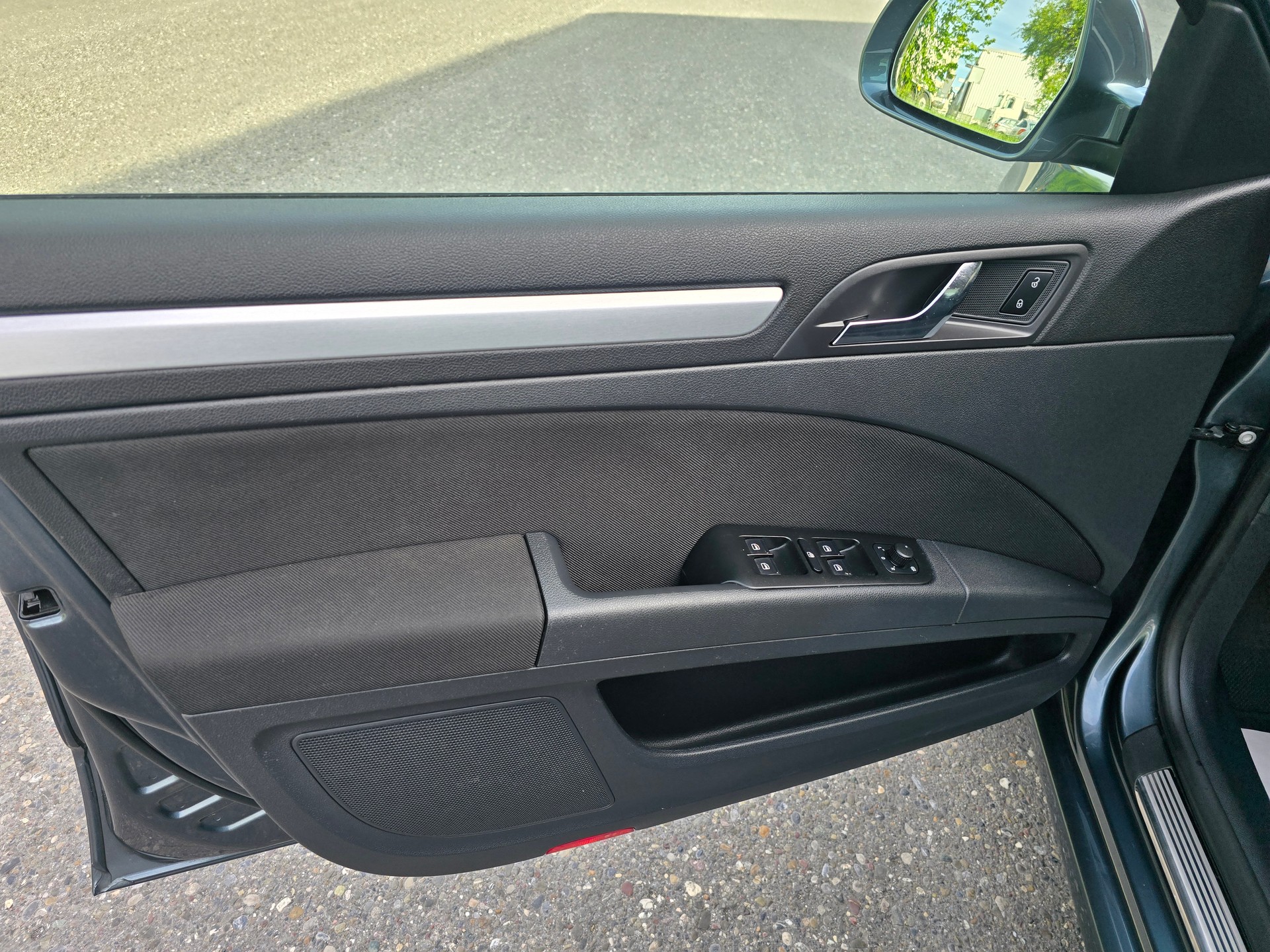 SKODA Superb Combi 1.8 TSI Elegance DSG-image-13