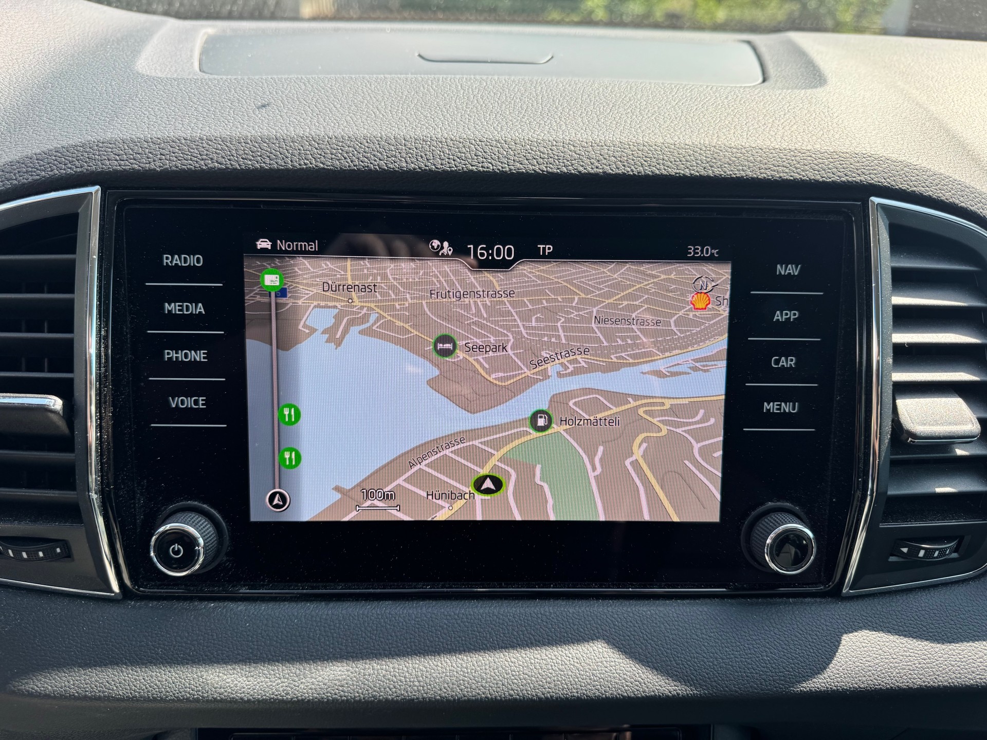 SKODA Karoq 2.0 TDI Drive 4x4 DSG-image-11