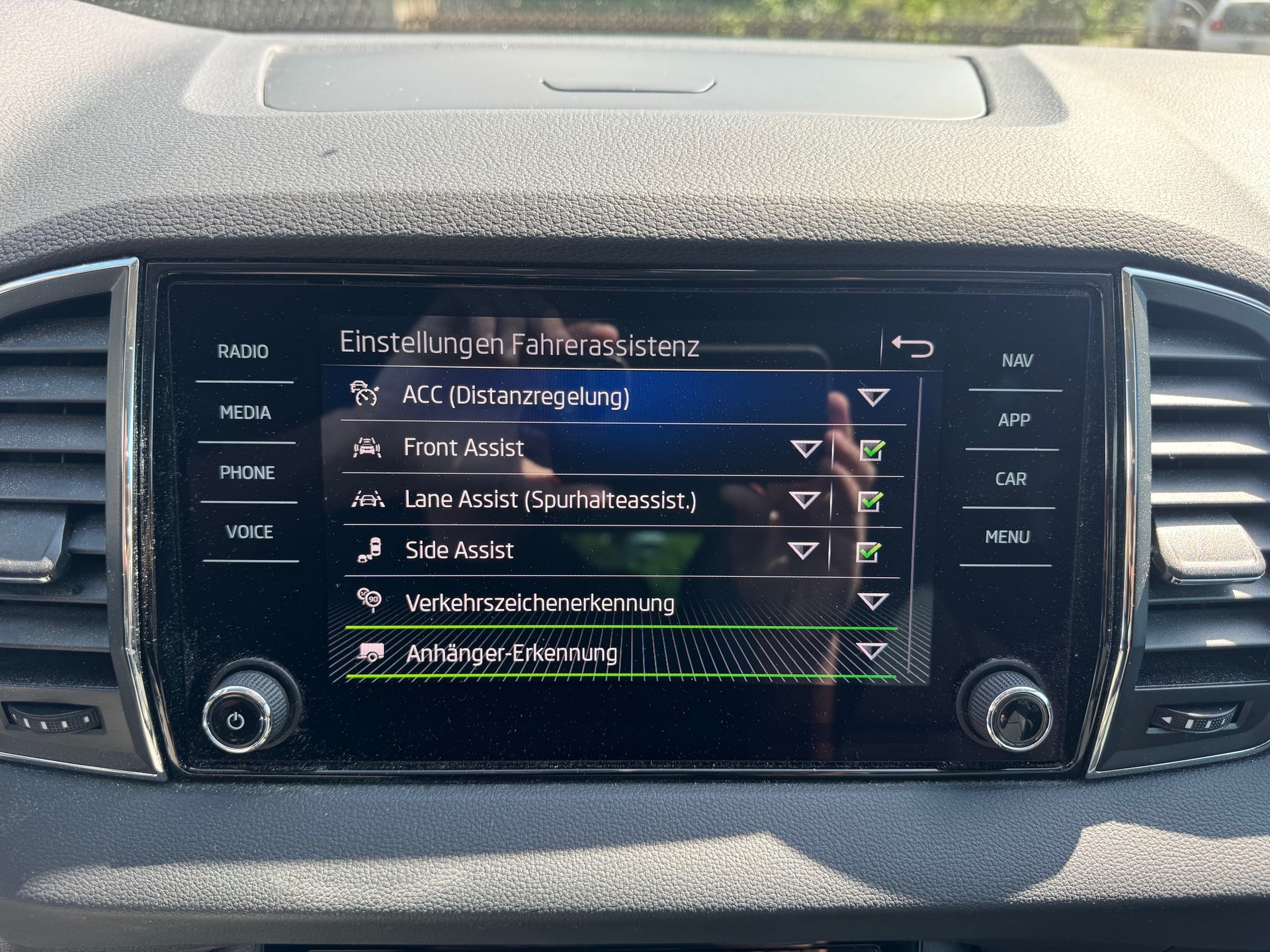 SKODA Karoq 2.0 TDI Drive 4x4 DSG-image-19