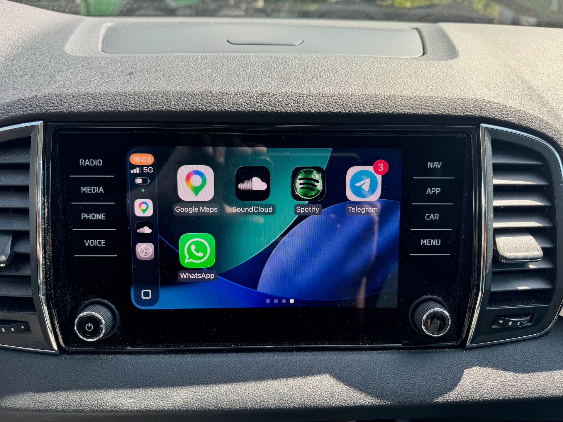 SKODA Karoq 2.0 TDI Drive 4x4 DSG-image-15
