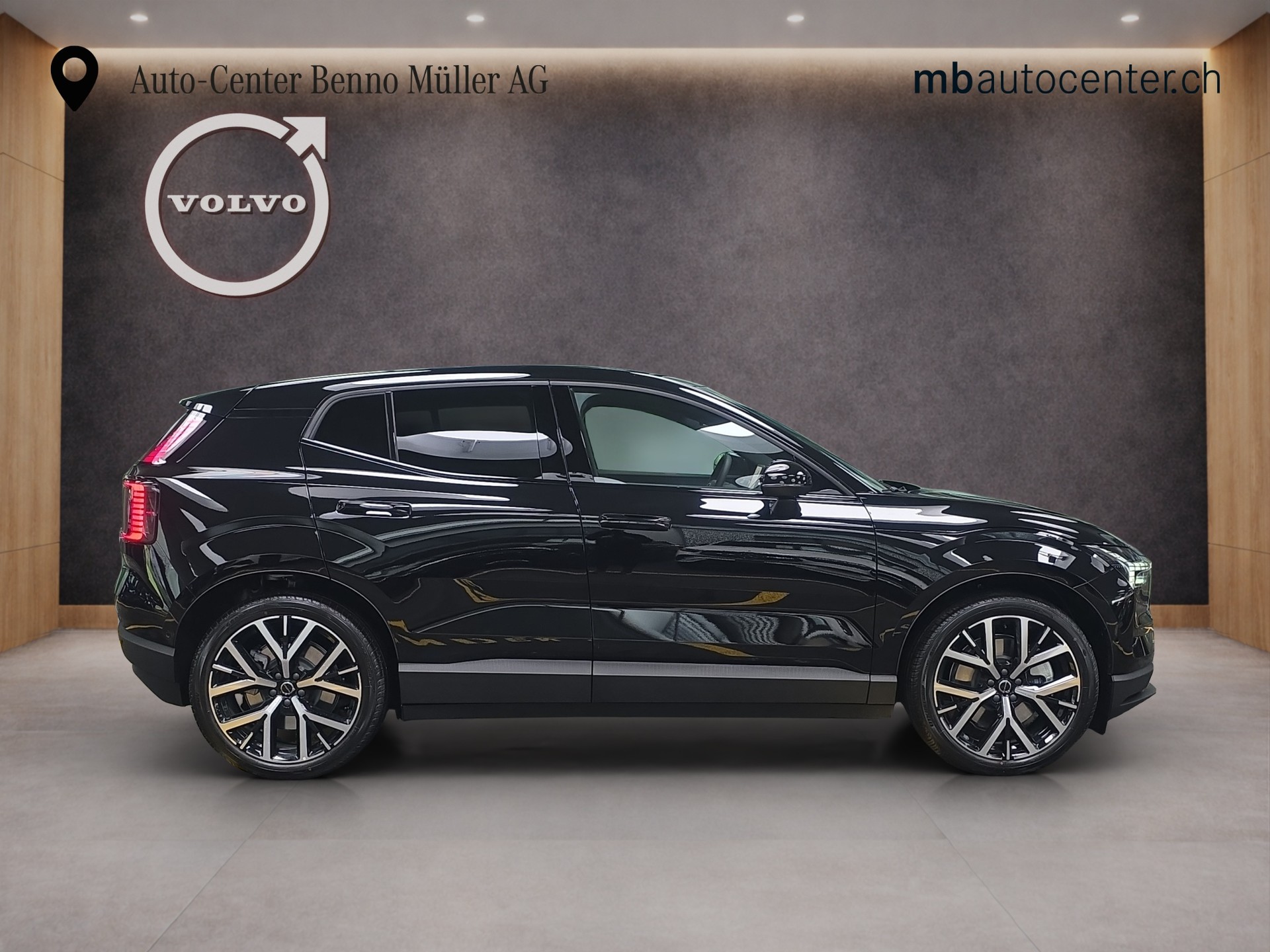 VOLVO EX30 E60 Twin Ultra Performance Sw. Black Ed. AWD-image-5