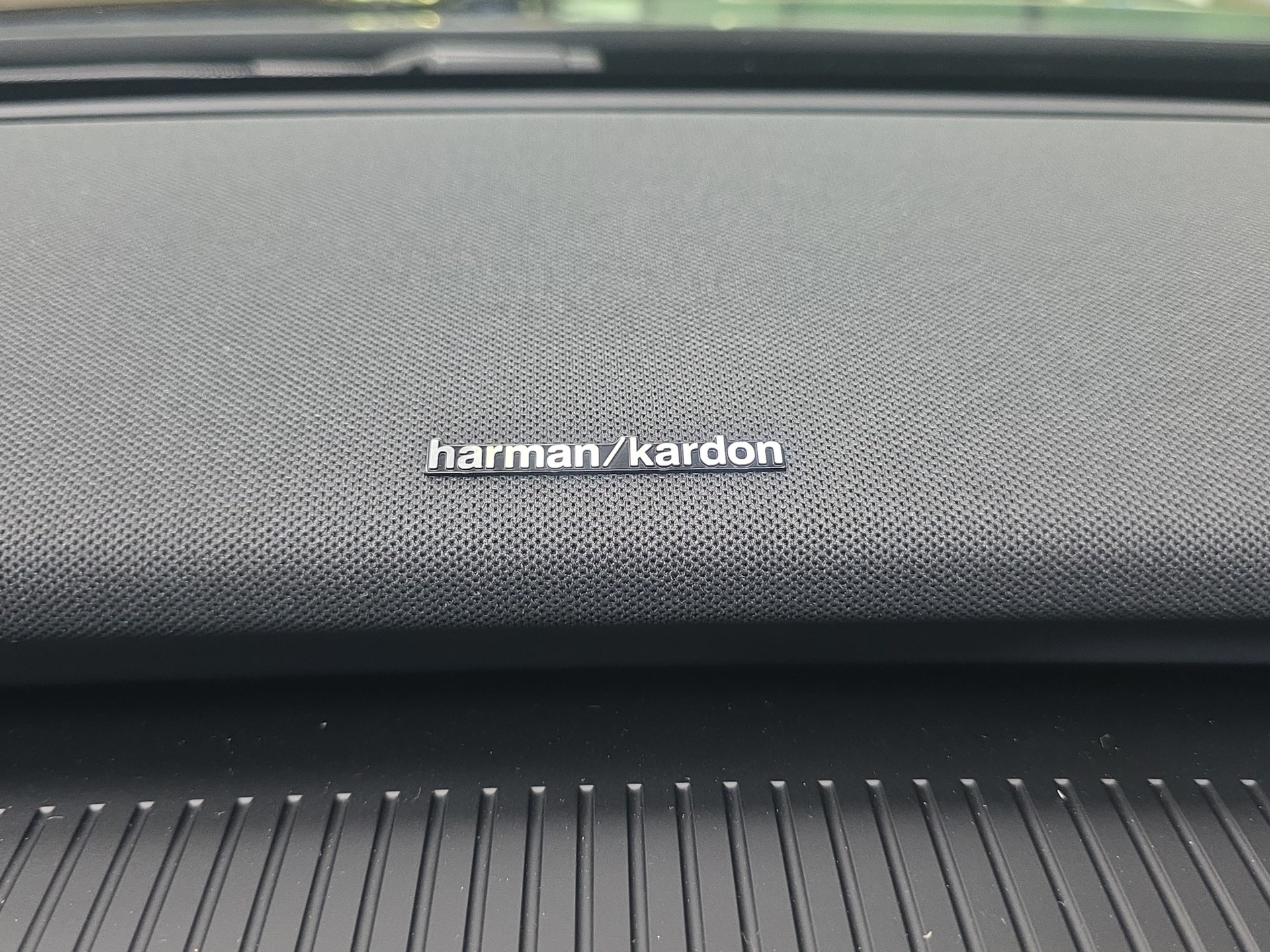 VOLVO EX30 E60 Twin Ultra Performance Sw. Black Ed. AWD-image-19
