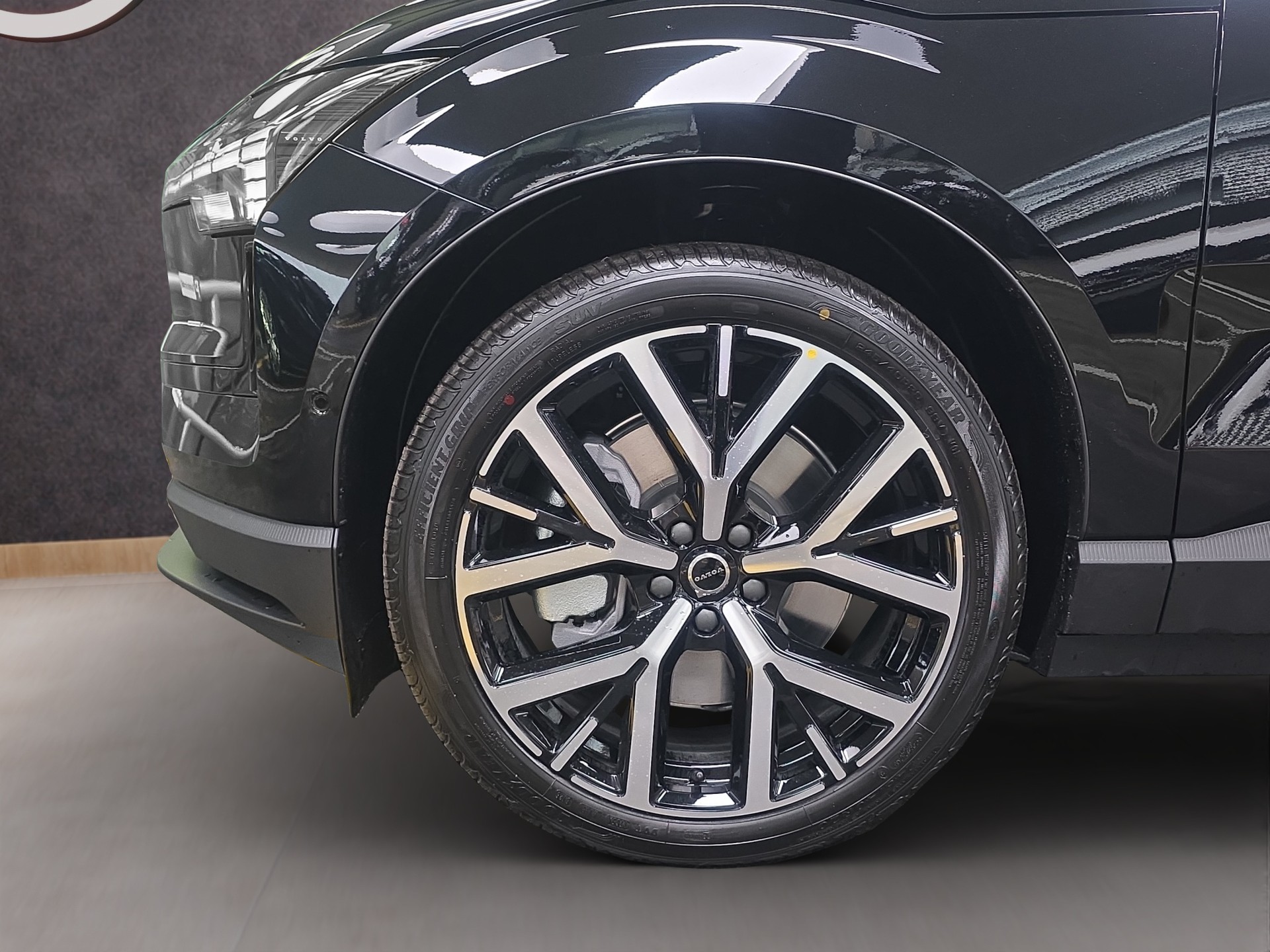 VOLVO EX30 E60 Twin Ultra Performance Sw. Black Ed. AWD-image-17