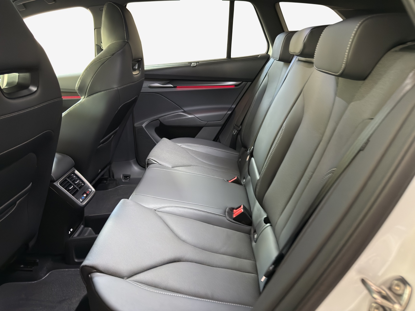 SKODA Enyaq 85x 4x4-image-11