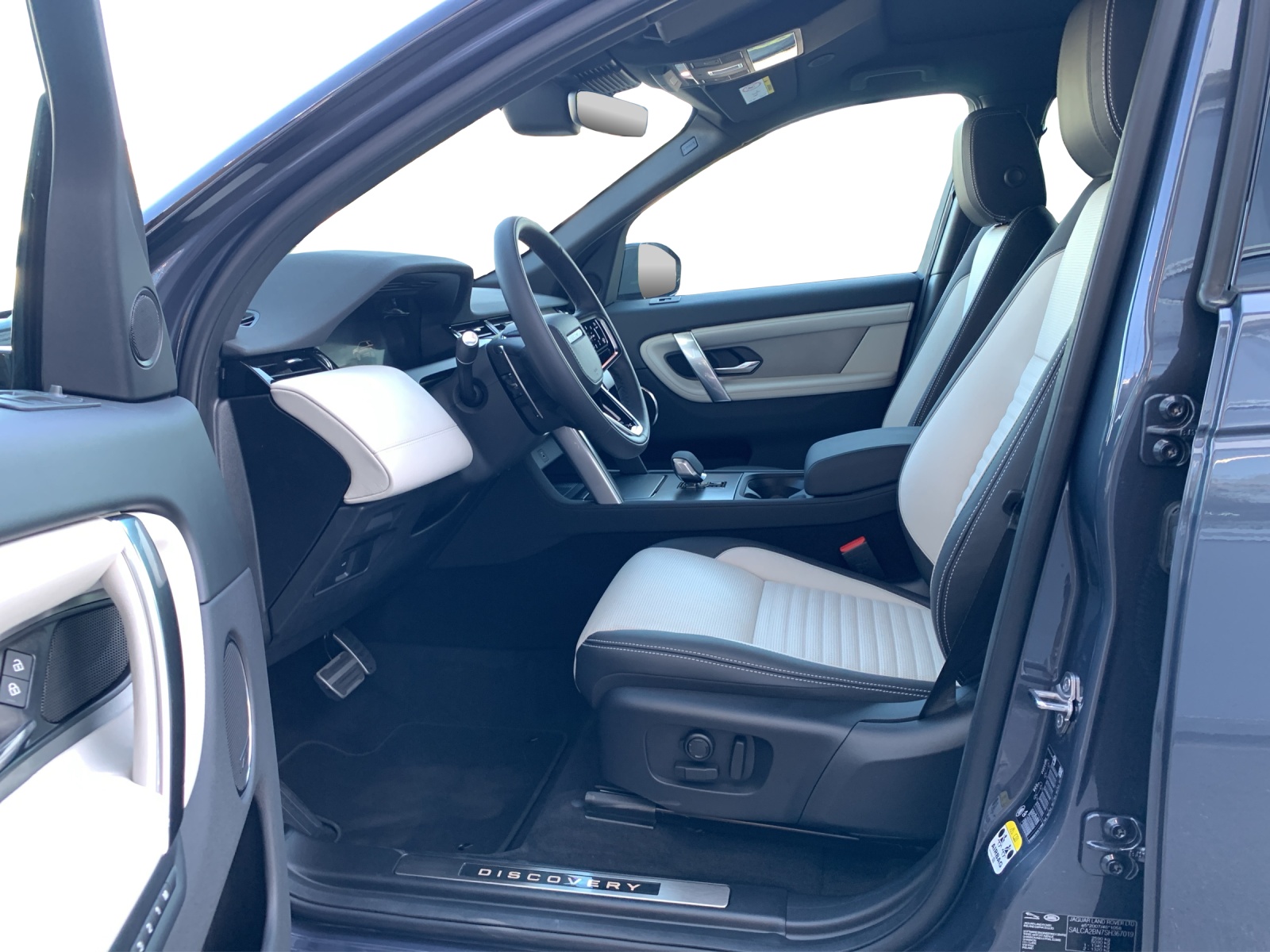 LAND ROVER Discovery Sport 2.0 D I4 200 Dynamic HSE-image-4
